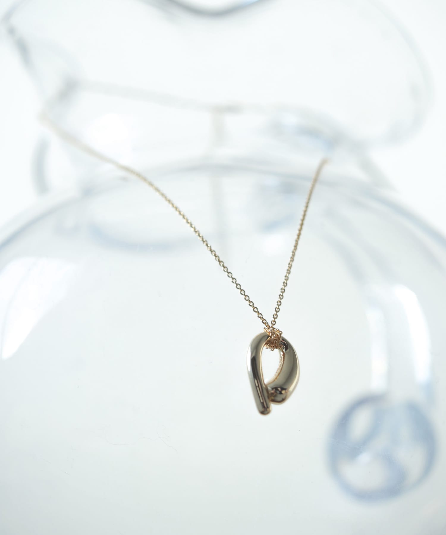 SMELLY so’　asymmetric solid necklace GLD -