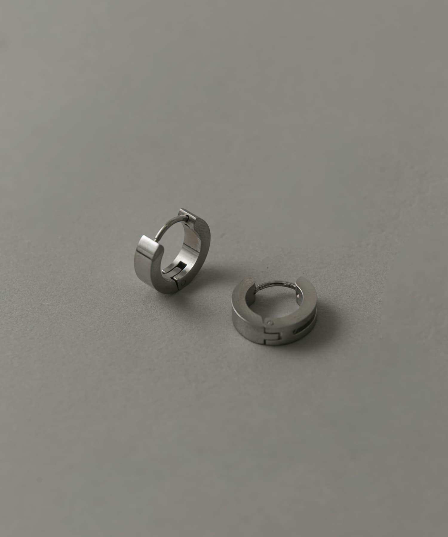 ステンレスラインフープピアス