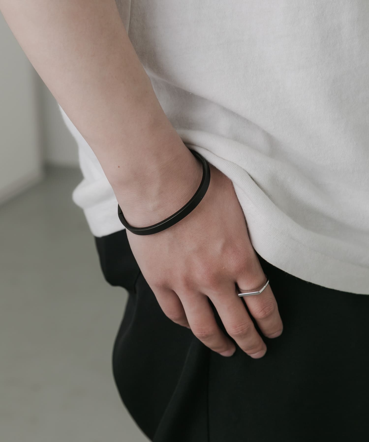 ステンレスマットバングル BLK -