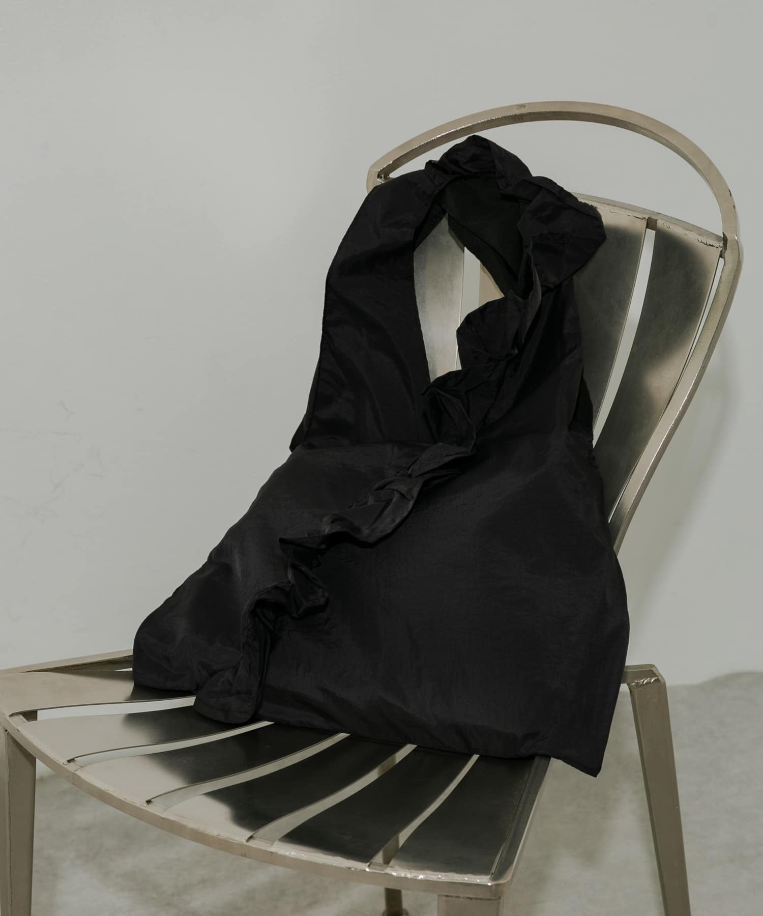 カシュクールフリルトート BLK -