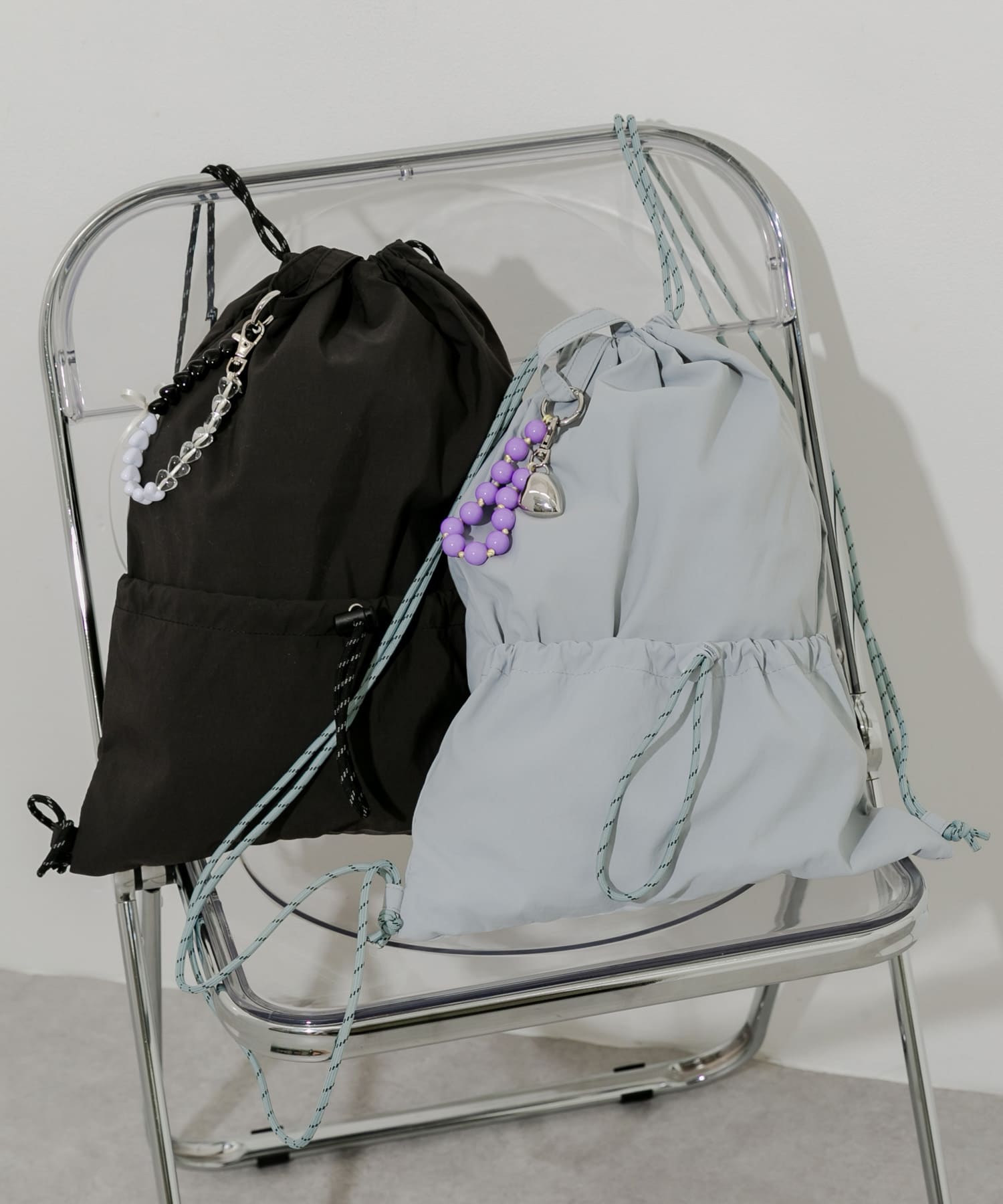 チャームは付属しておりません。