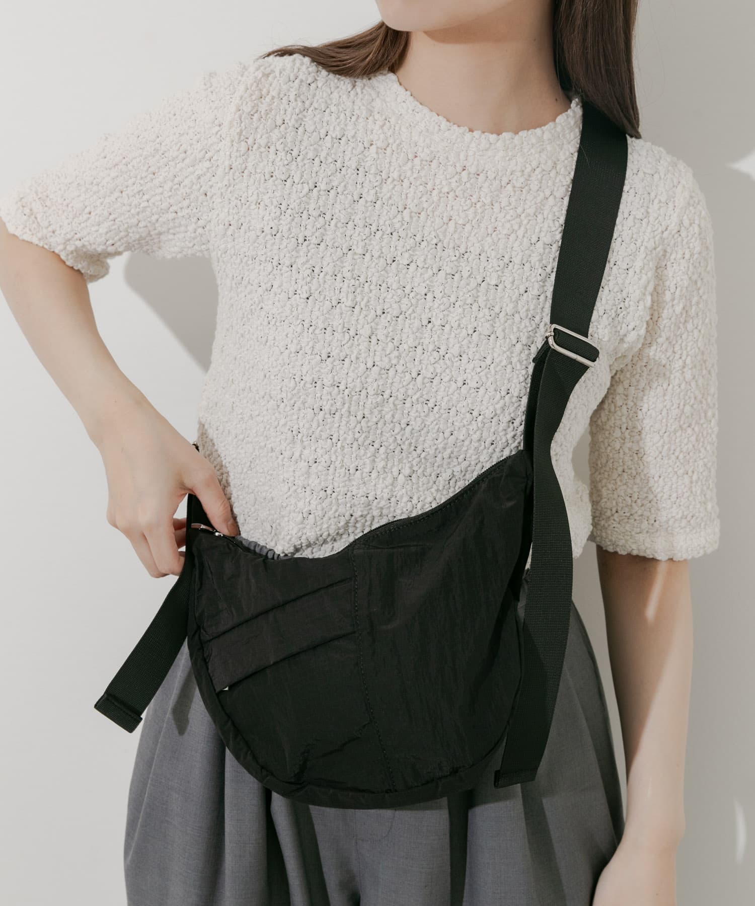 ハーフムーンナイロンショルダー BLK -