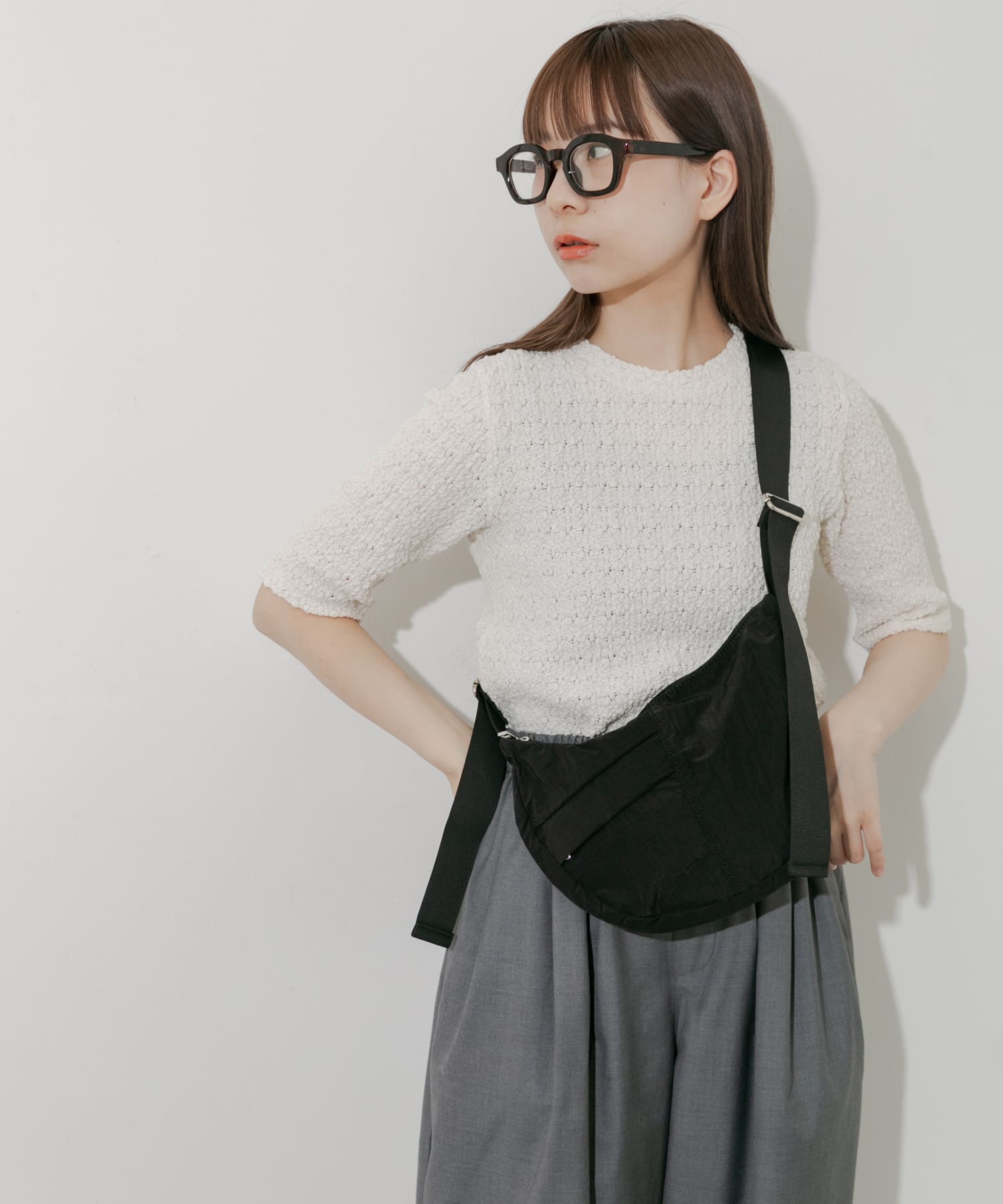 ハーフムーンナイロンショルダー BLK -