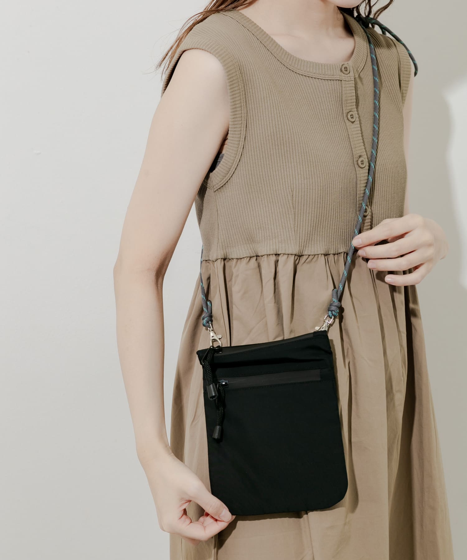 ジップミニサコッシュ BLK -