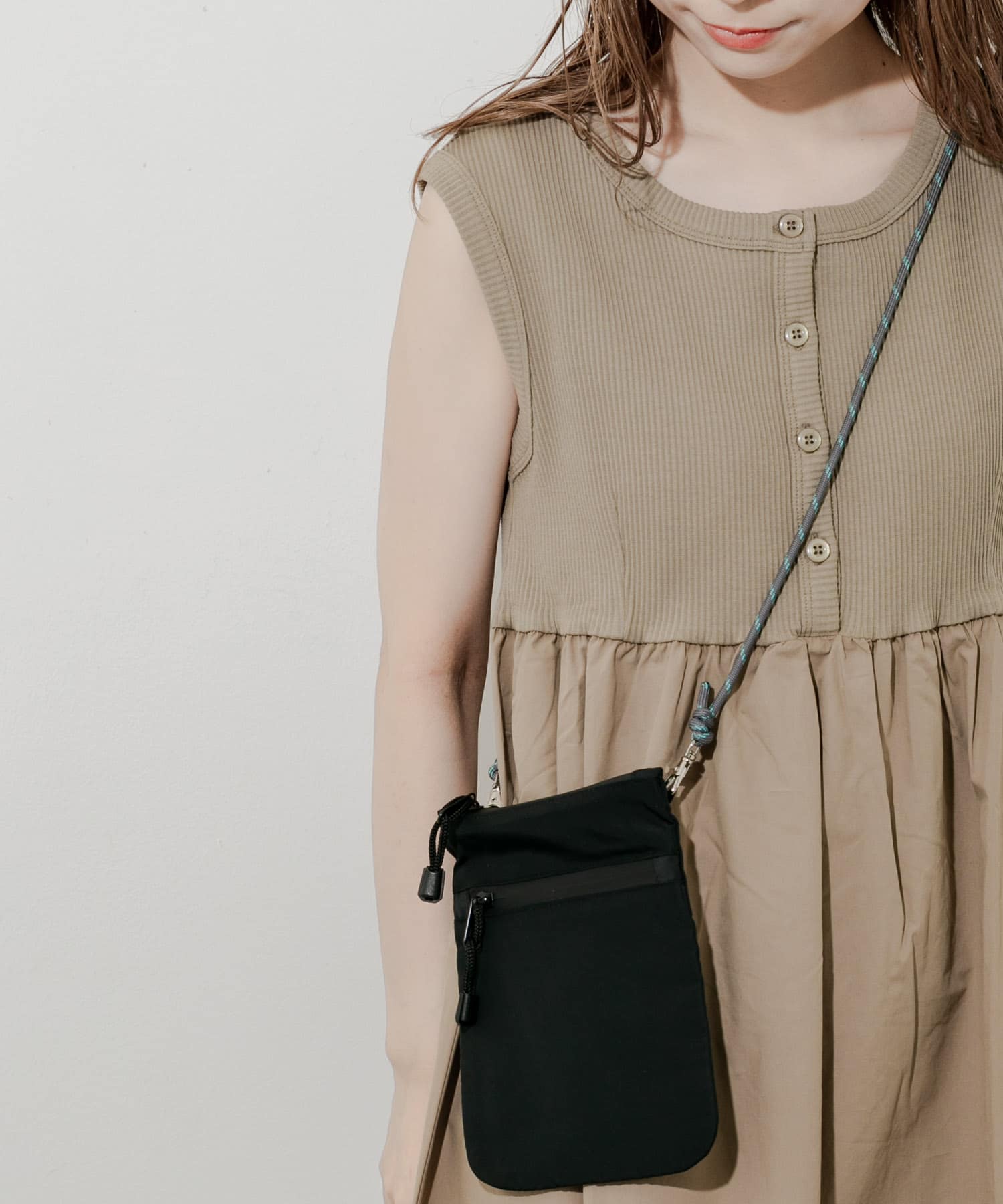 ジップミニサコッシュ BLK -