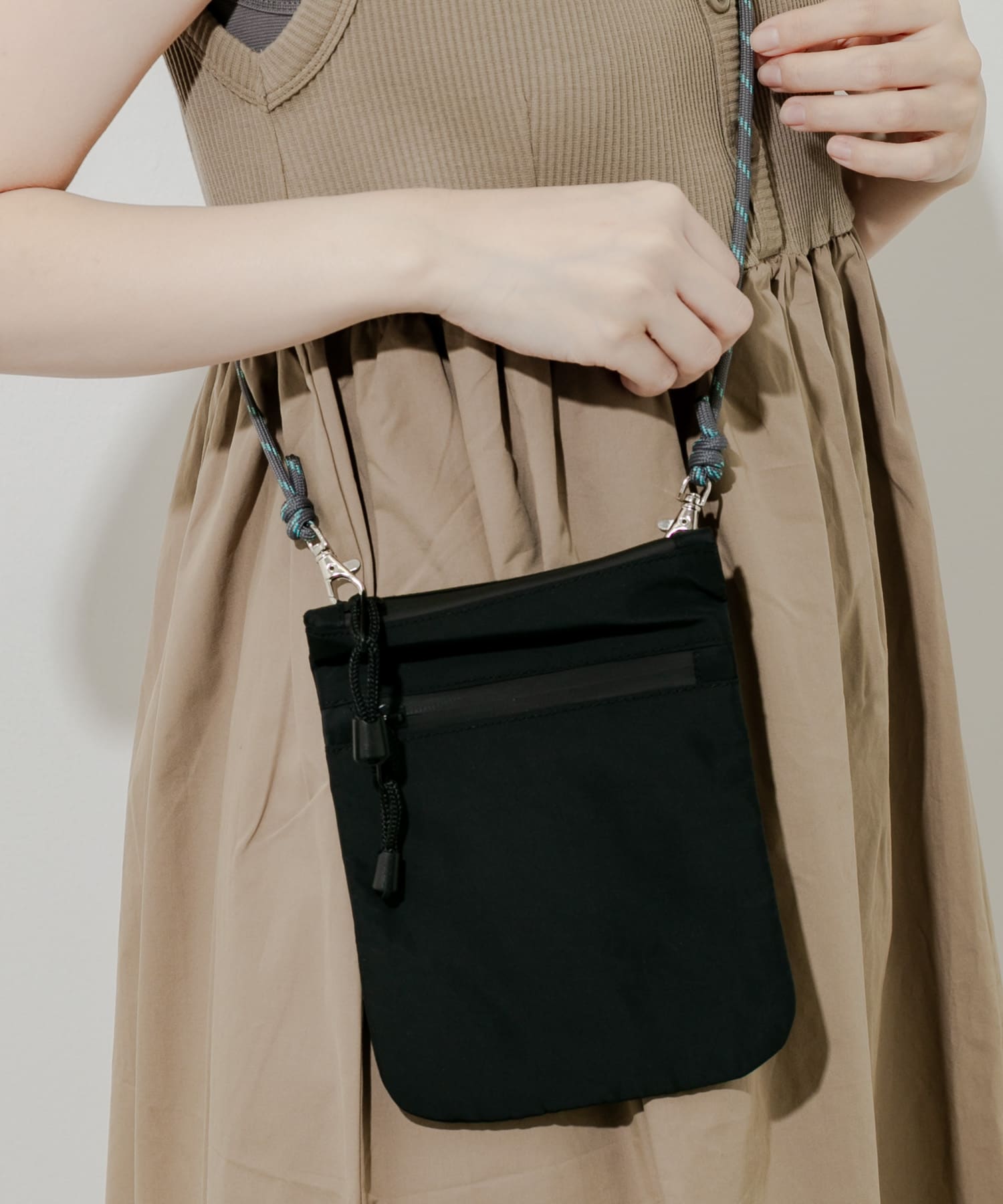 ジップミニサコッシュ BLK -