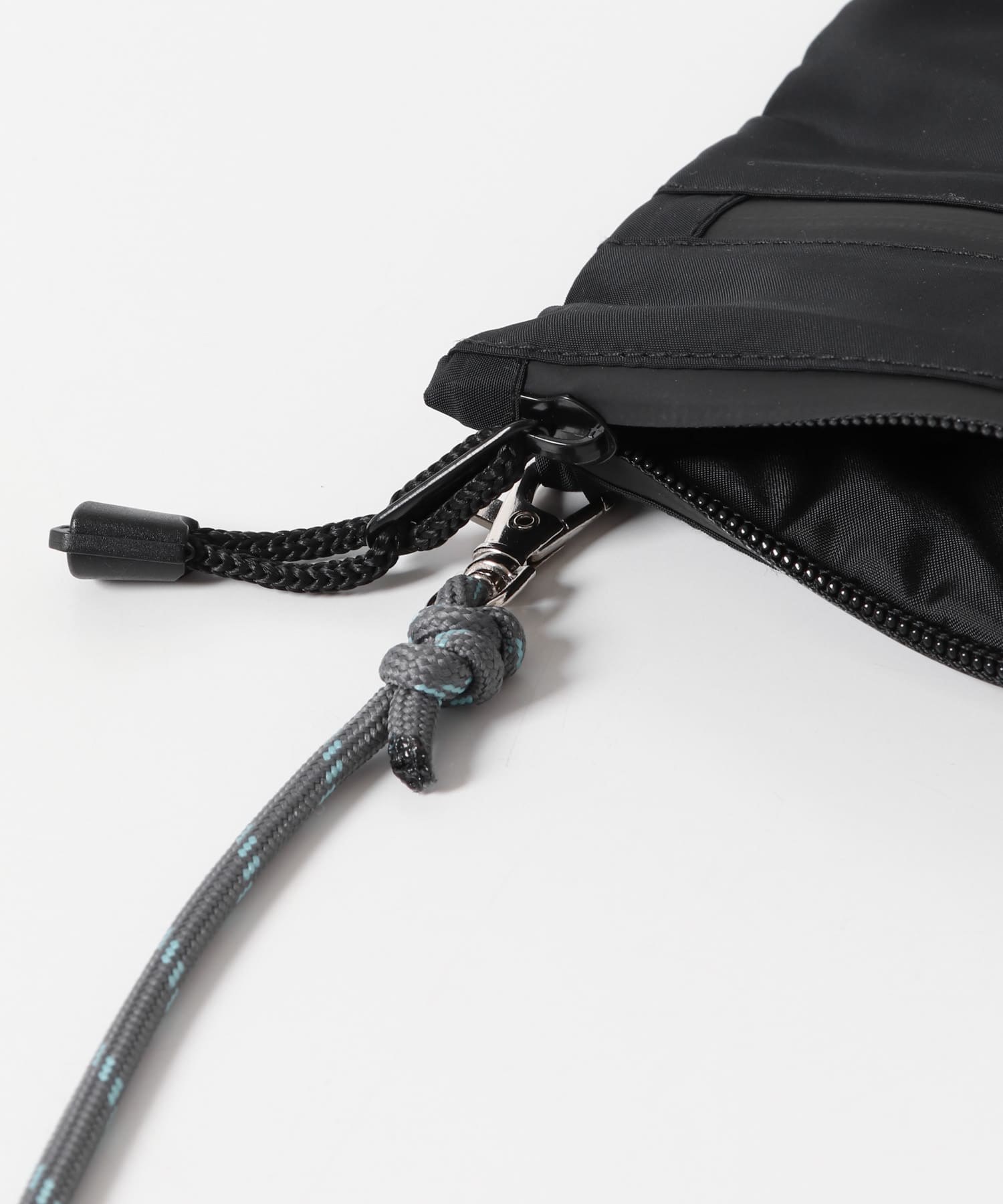 ジップミニサコッシュ BLK -