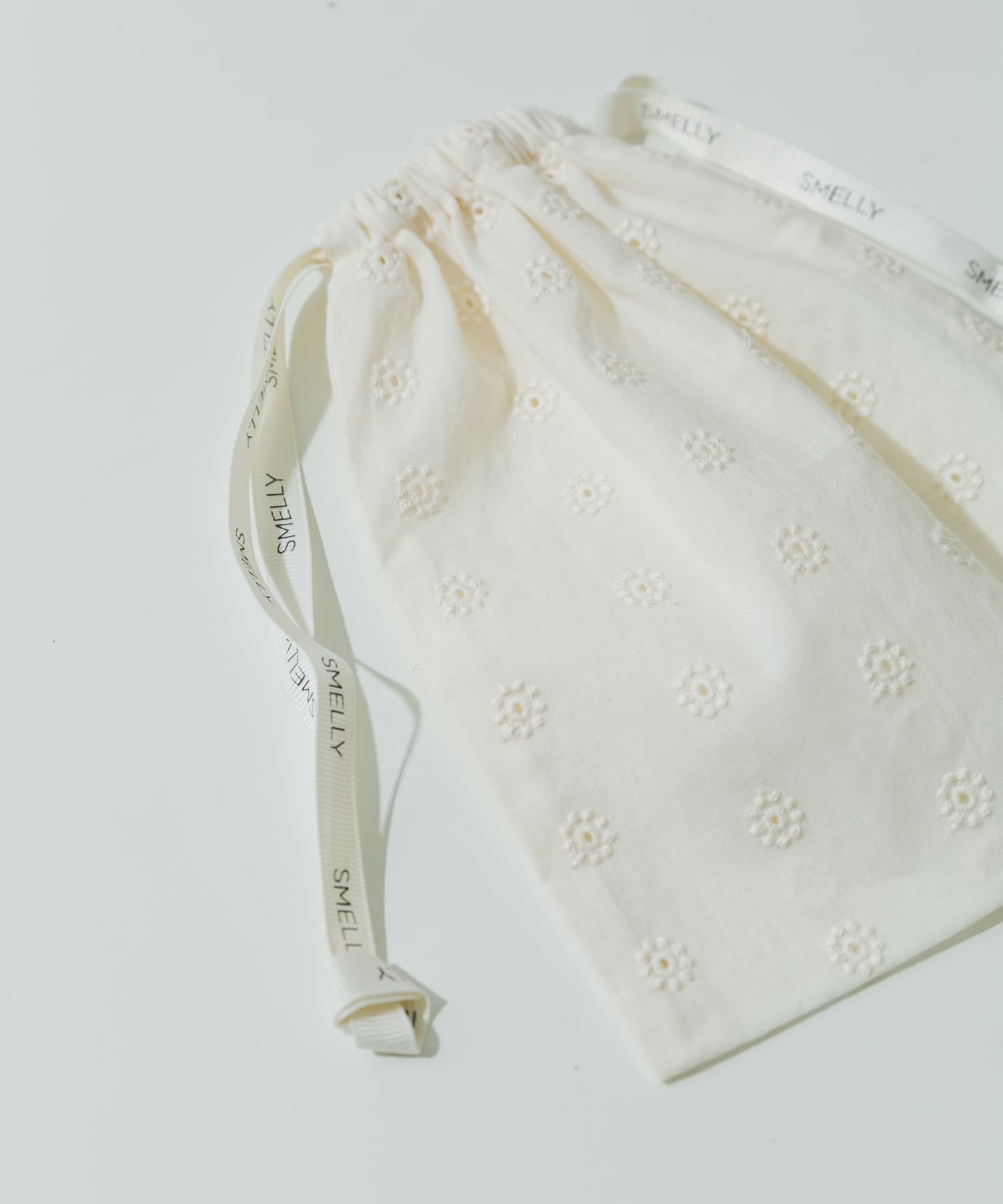 『WEB/一部店舗限定』プリントキンチャクポーチ EMBROIDERY S