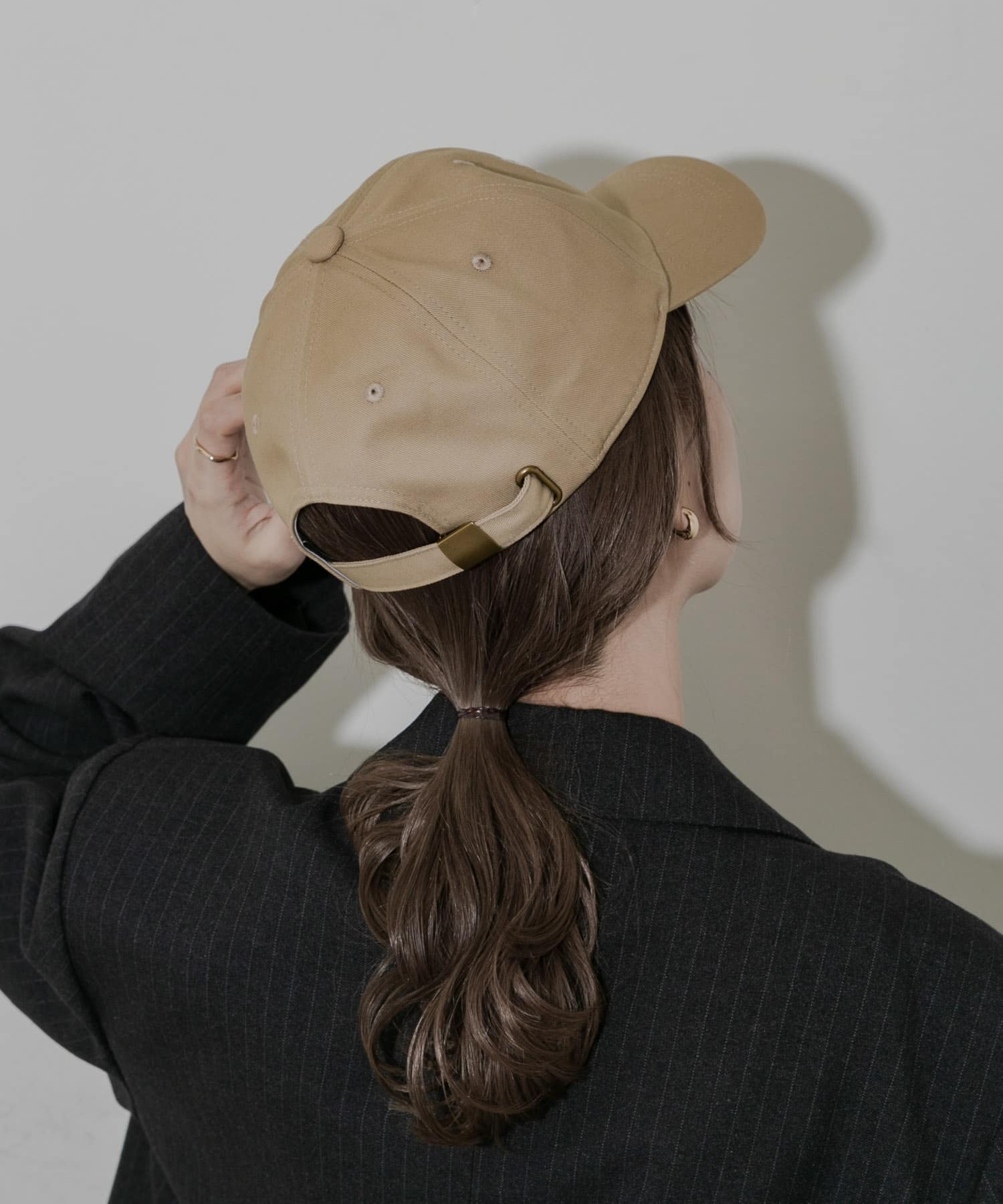 カラーロゴキャップ BEG -