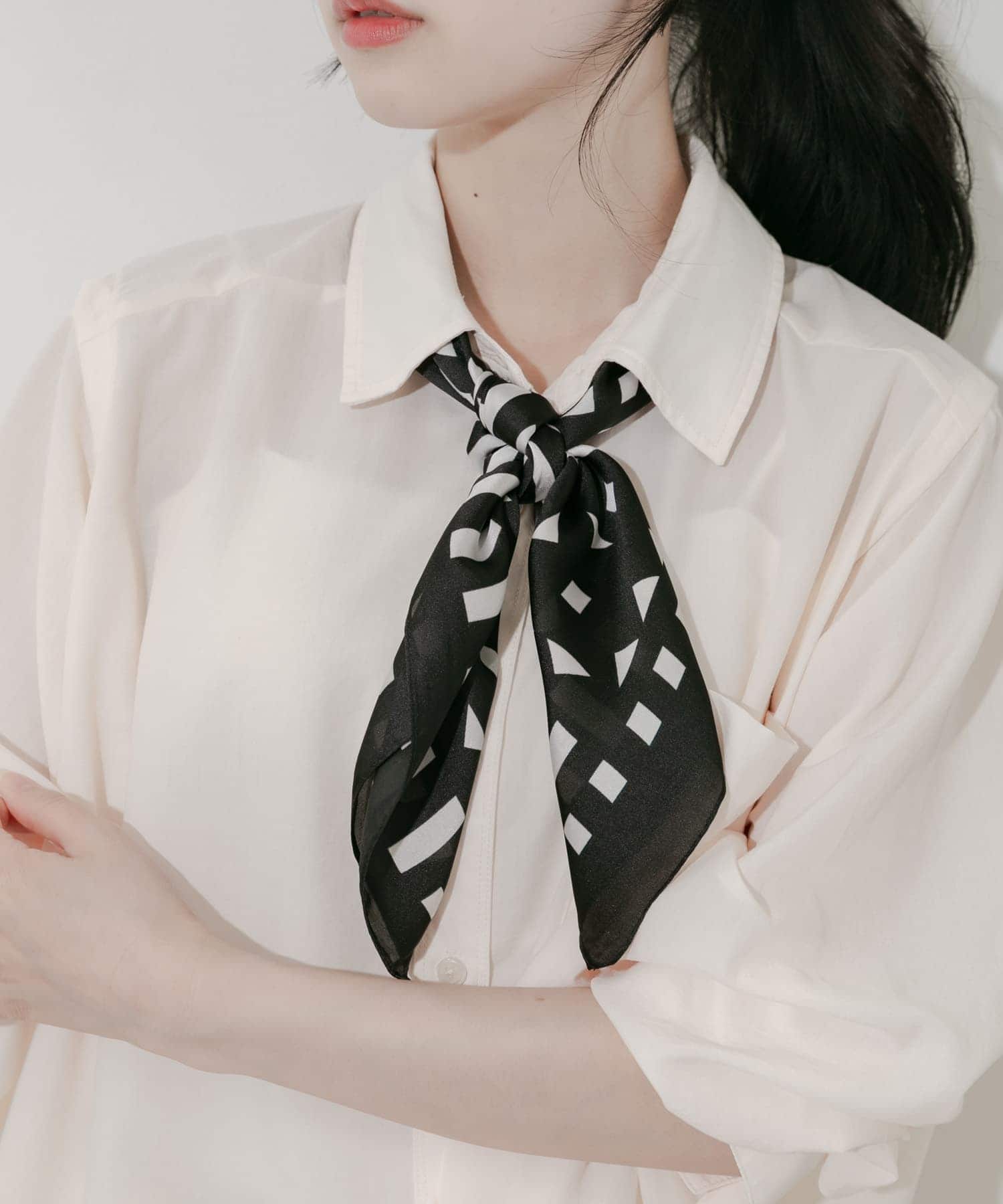 アソートパターンスカーフ BLK/IVO -