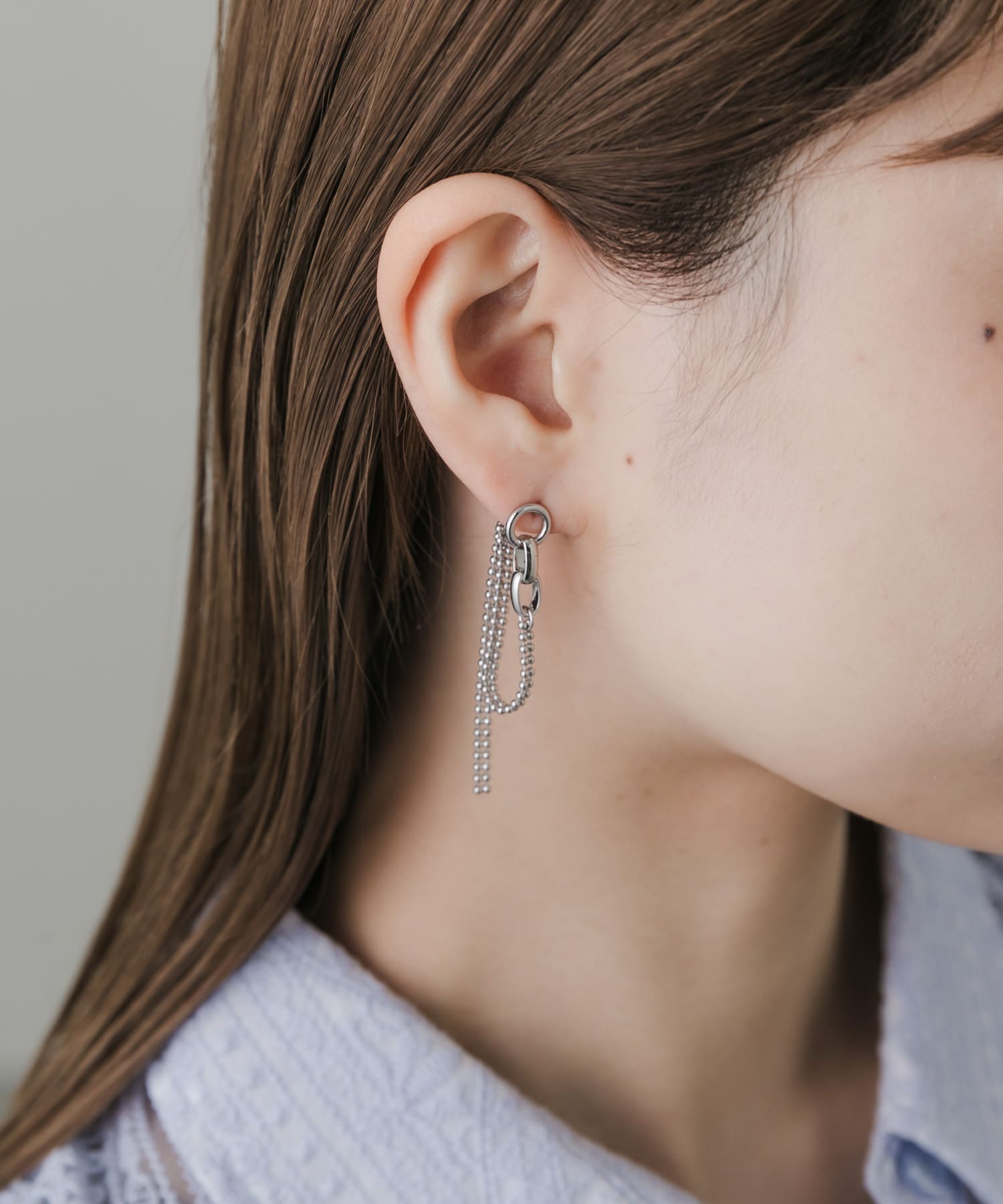 ニュアンスメタルボールチェーンピアス