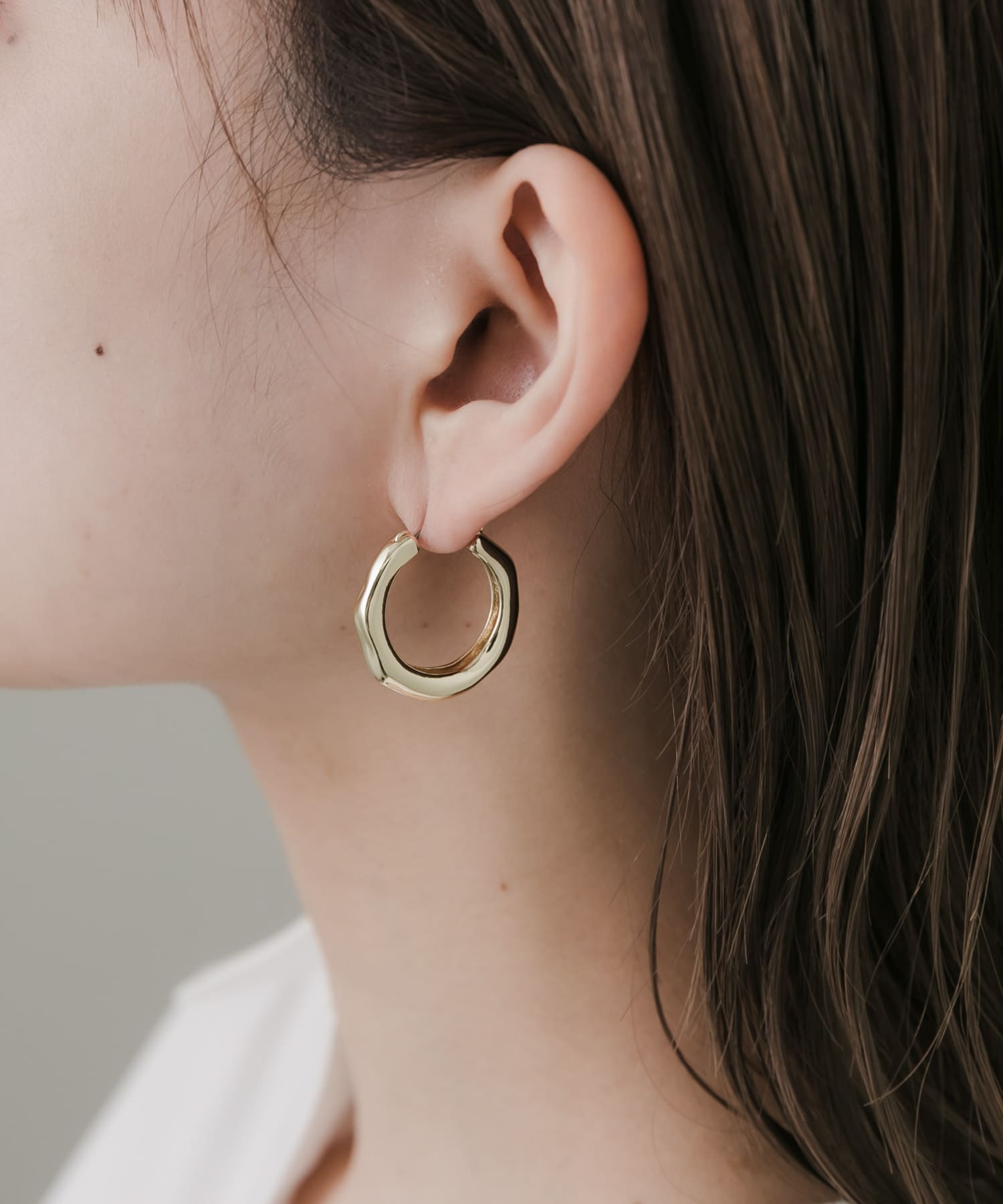 ニュアンスメタルサークルワンタッチピアス GLD -