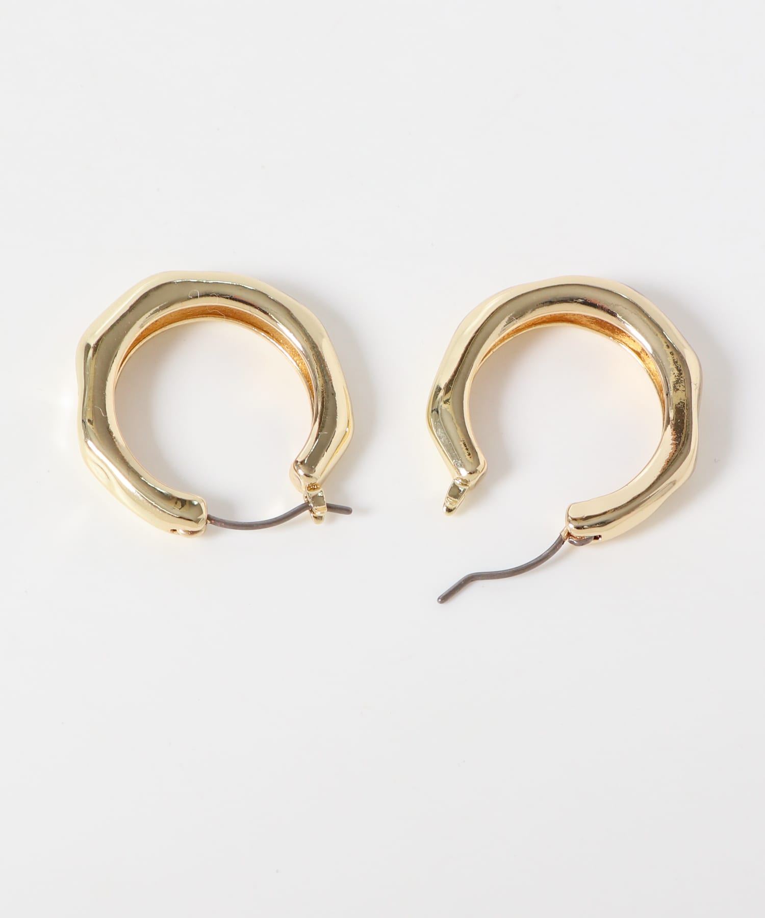 ニュアンスメタルサークルワンタッチピアス GLD -