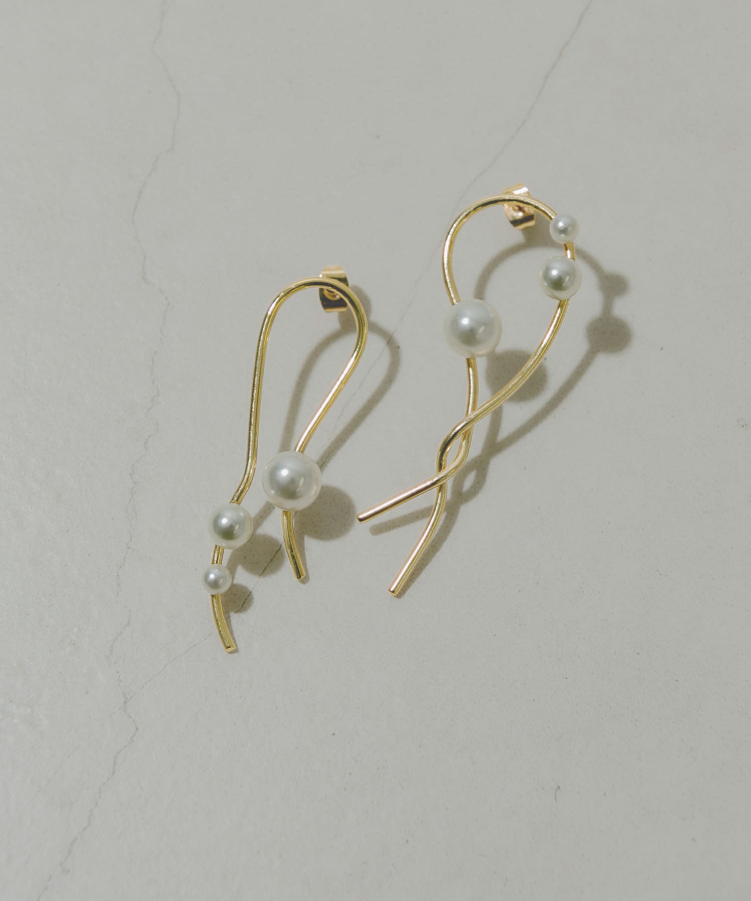 アシメパールピアス GLD -