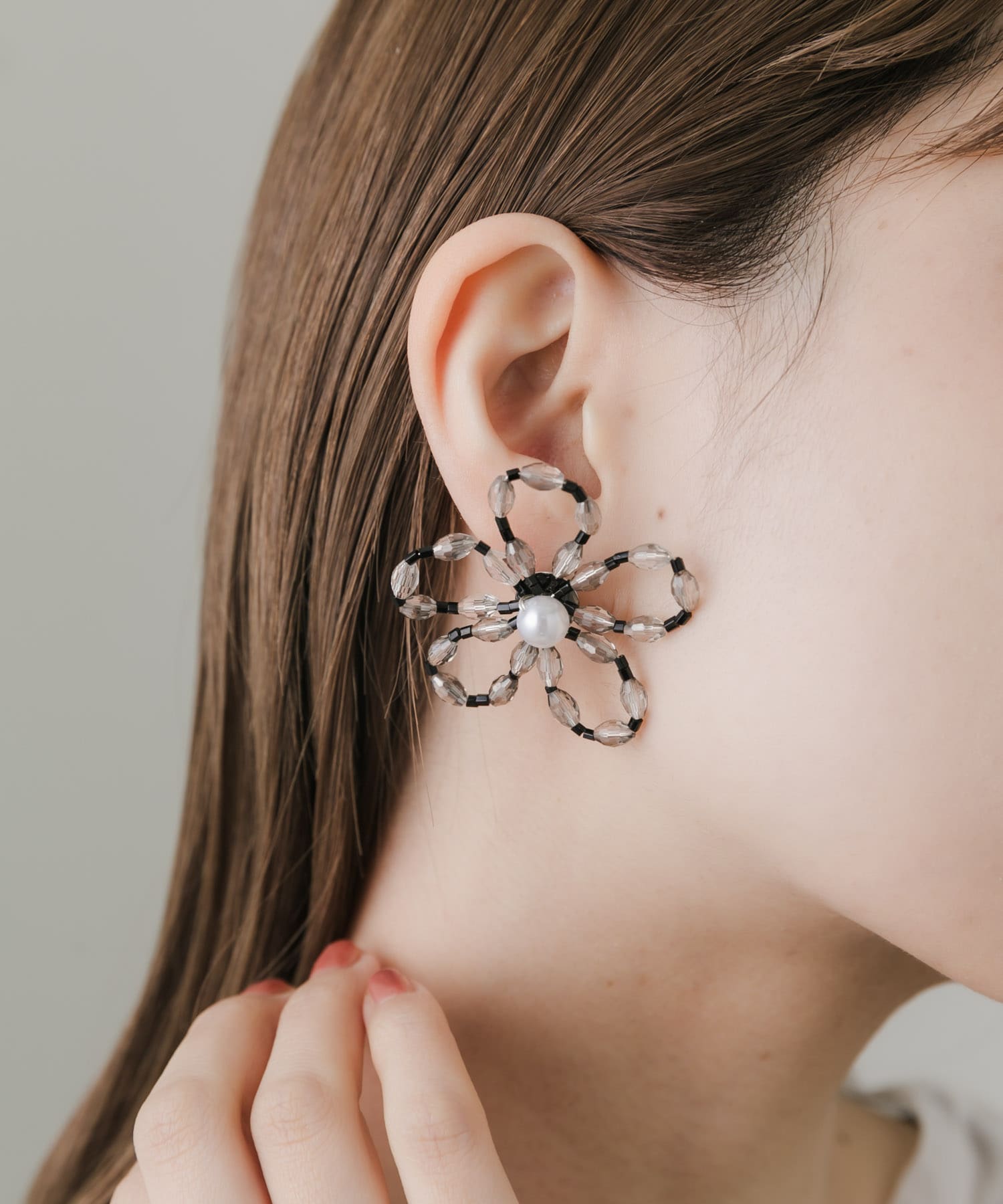 フラワービーズピアス BLK/CLR -