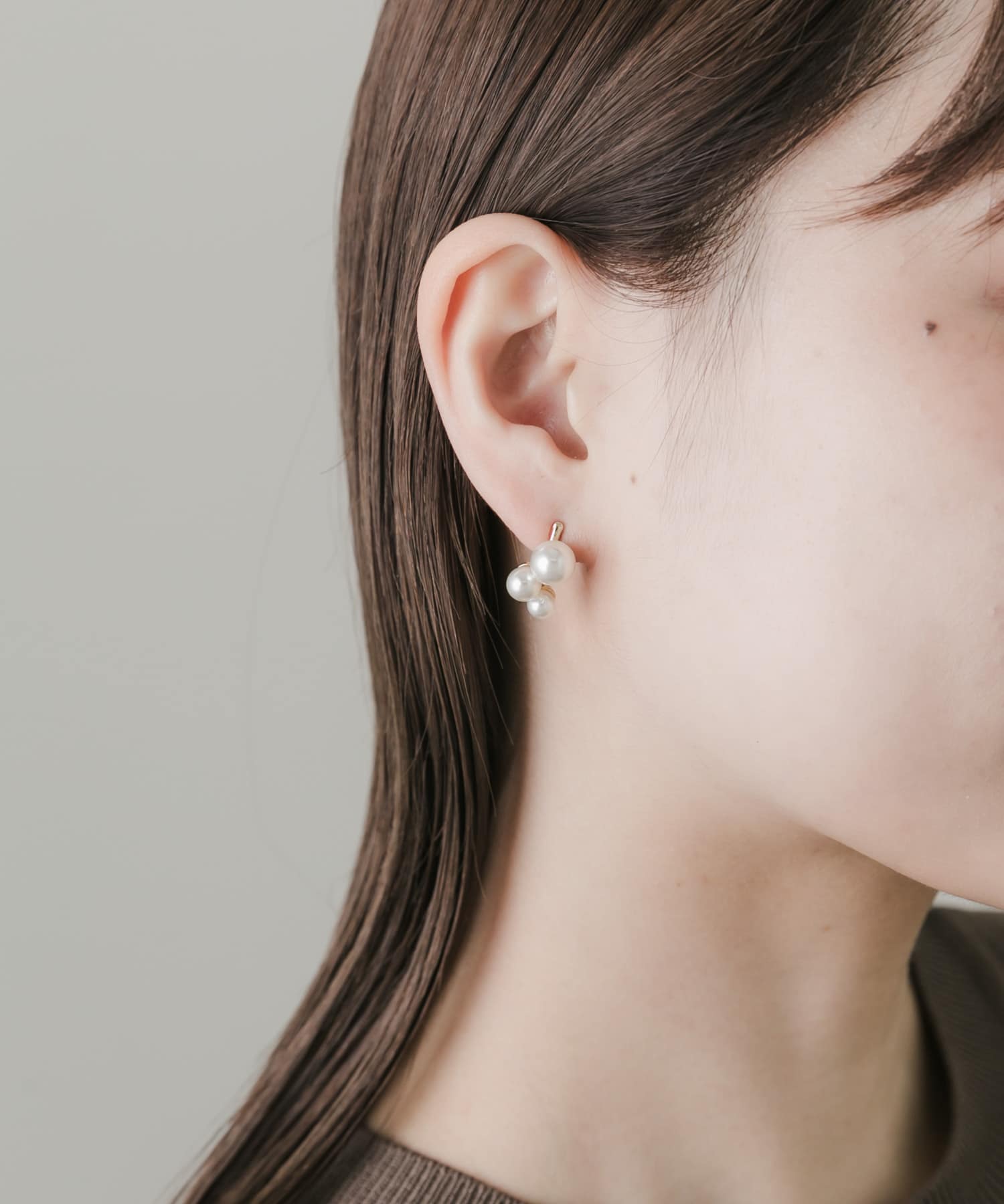 パールカーブピアス WHT -