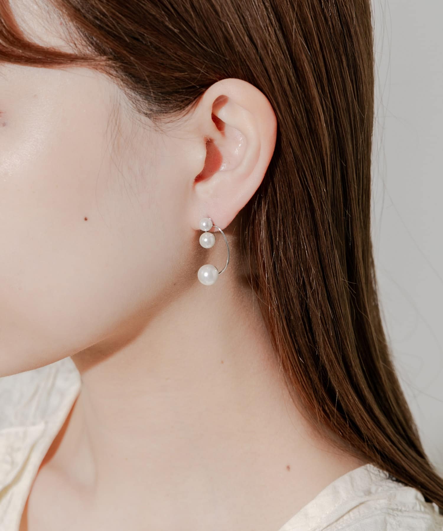 パールカーブラインピアス WHT/SLV -