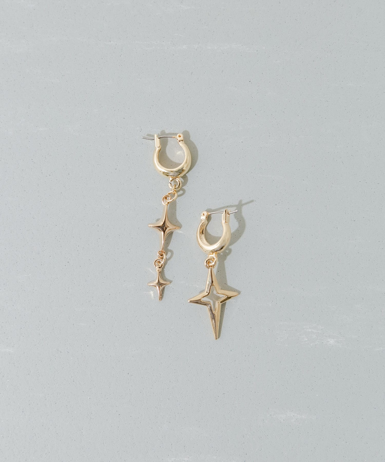 スターアシメピアス GLD -
