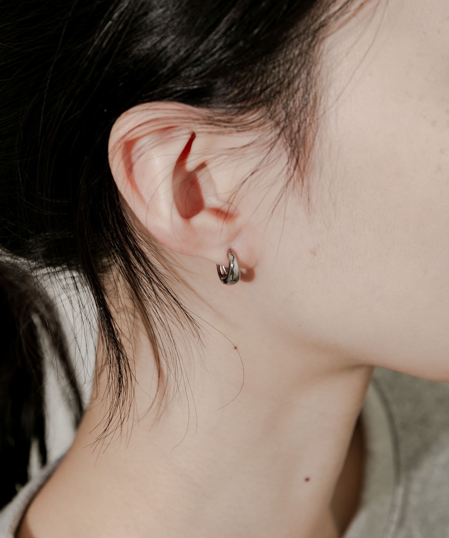 腐食に強く錆びにくい、サージカルステンレスを使用しています。