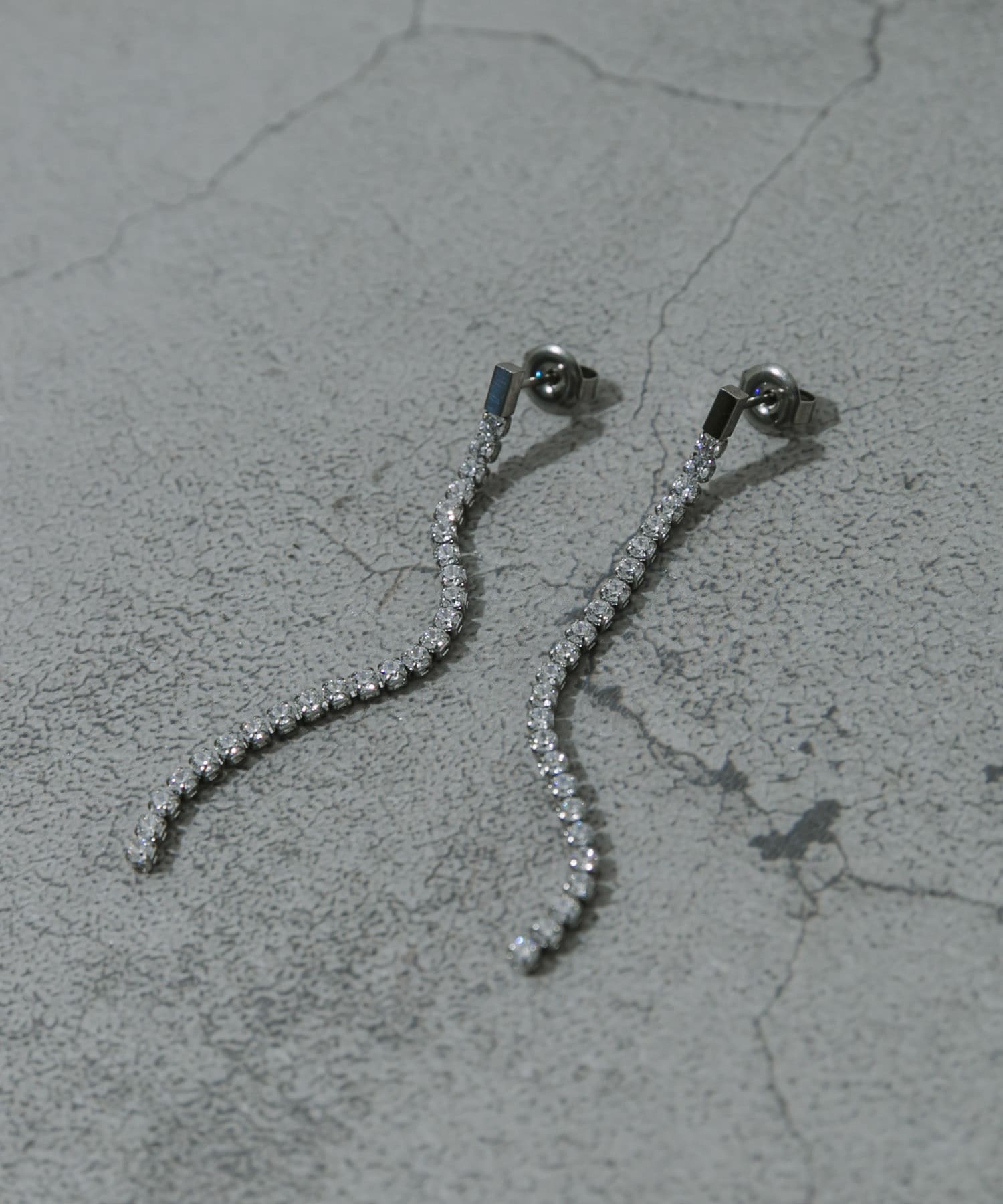 ステンレスビジューチェーンピアス(- SLV): アクセサリー｜URBAN