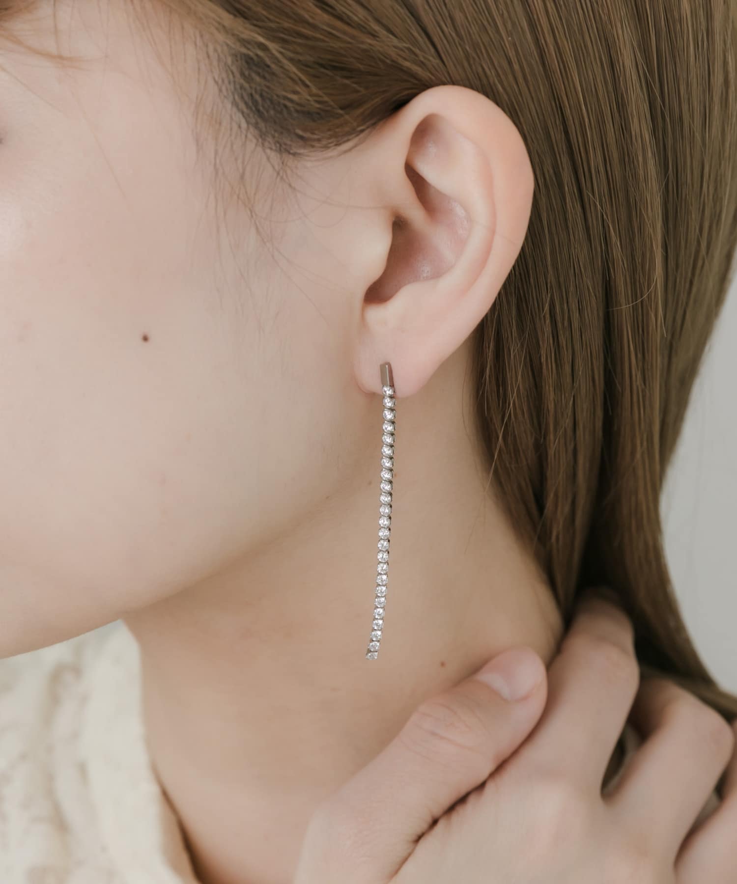 ステンレスビジューチェーンピアス SLV -