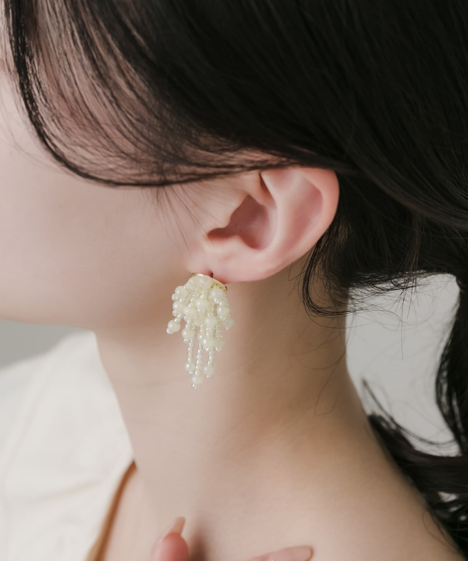 ビーズシャワーピアス IVO -