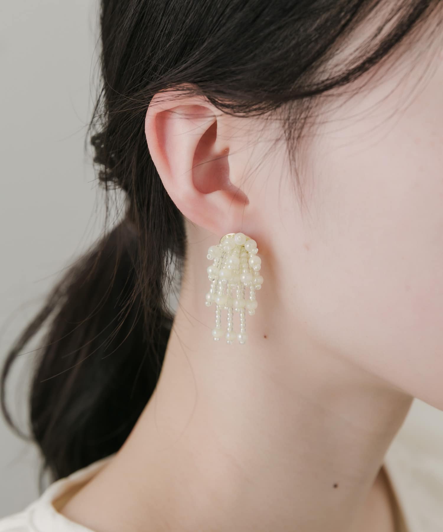 ビーズシャワーピアス IVO -