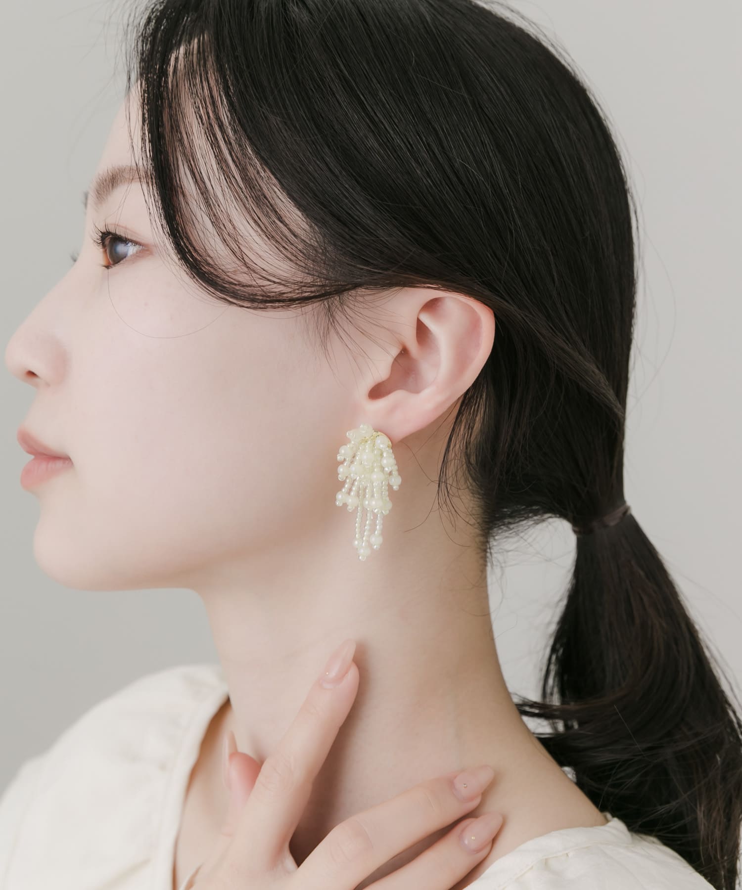 ビーズシャワーピアス IVO -