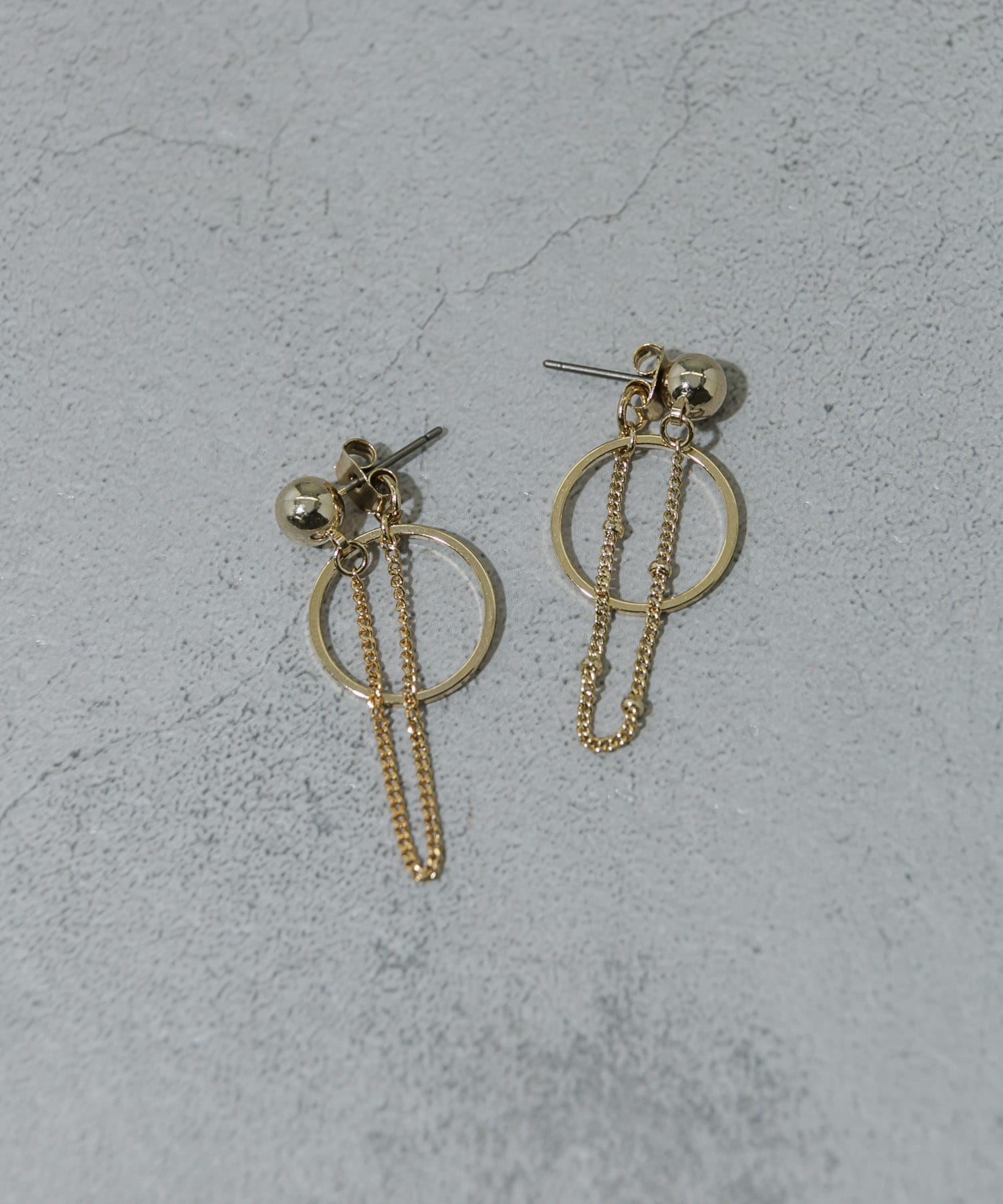 チェーンサークルピアス