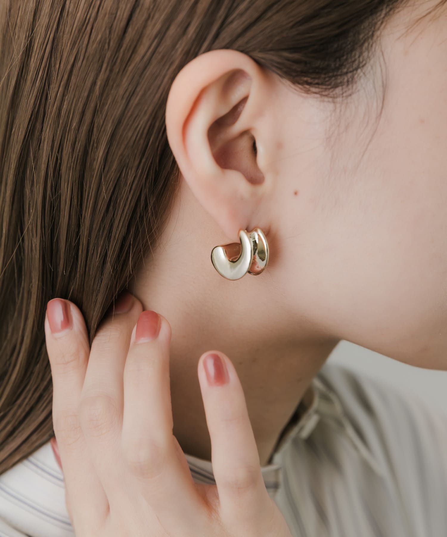 ニュアンスカーブワイドピアス GLD -