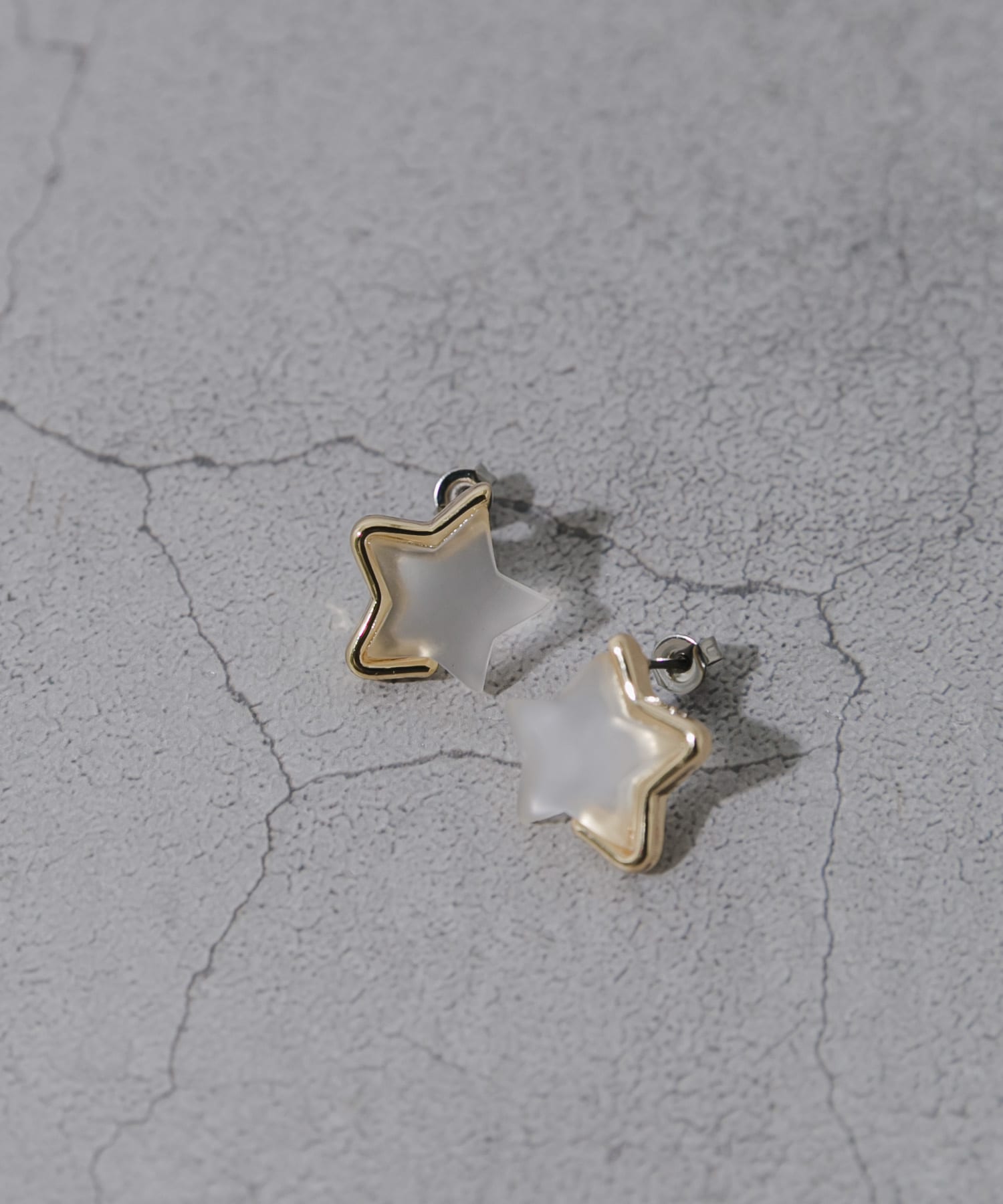 マットクリアモチーフピアス