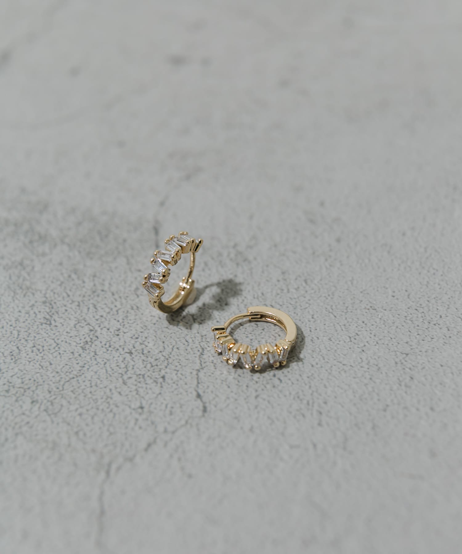 ビジューフープワンタッチピアス GLD -