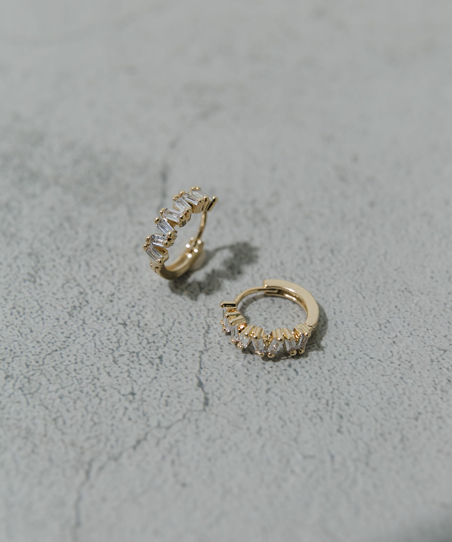 ビジューフープワンタッチピアス GLD -