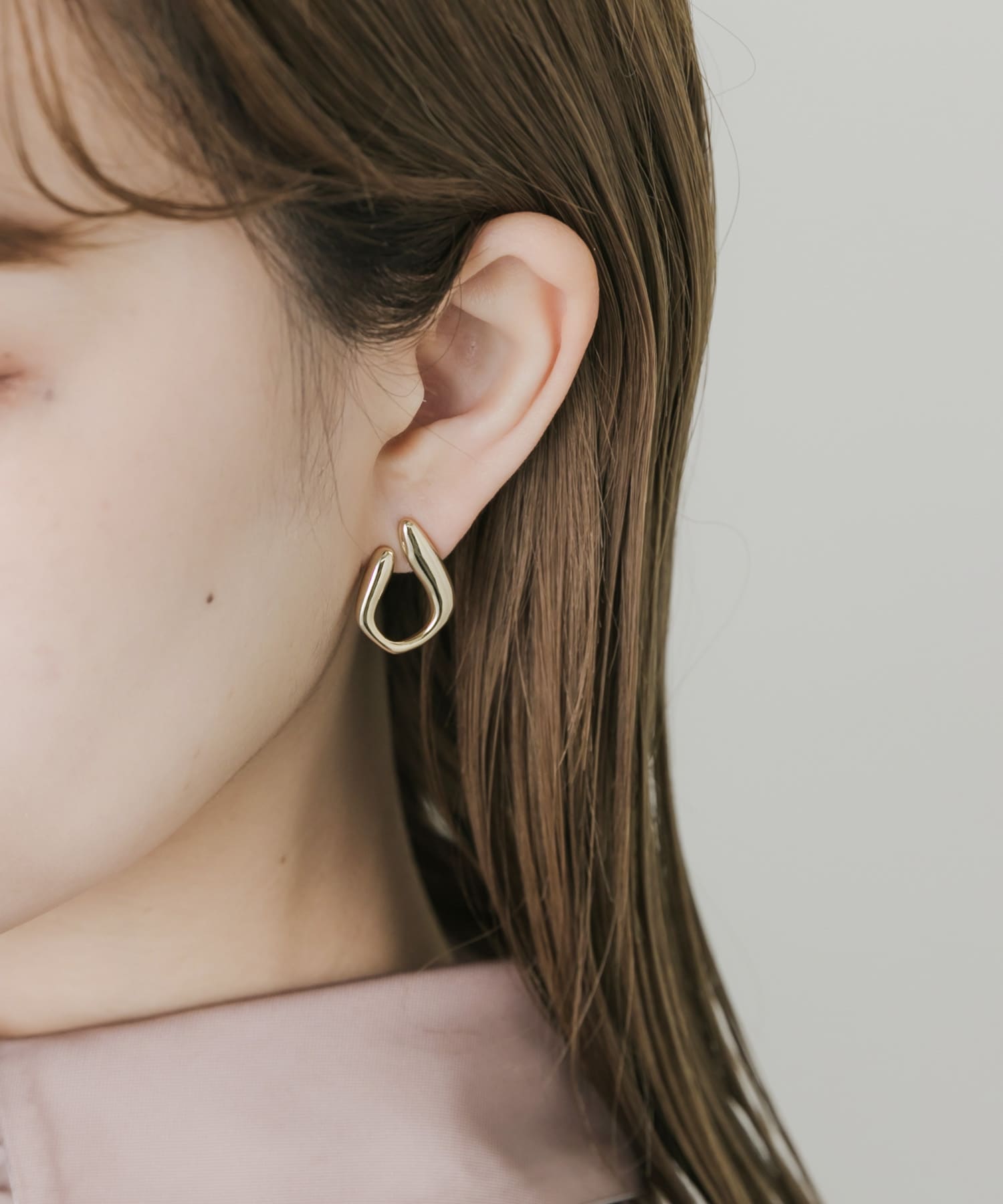メタルラインカーブピアス GLD -