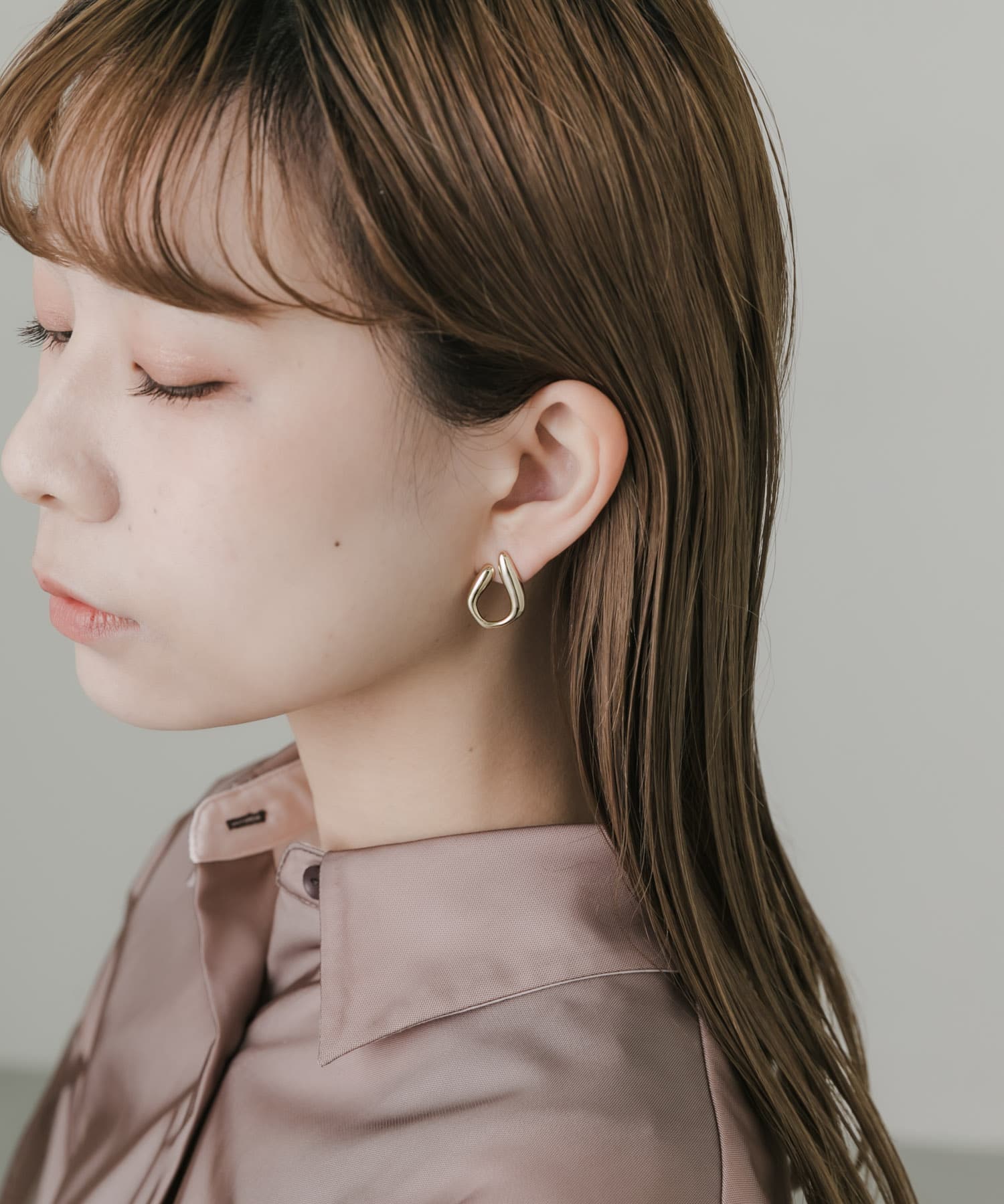 メタルラインカーブピアス GLD -