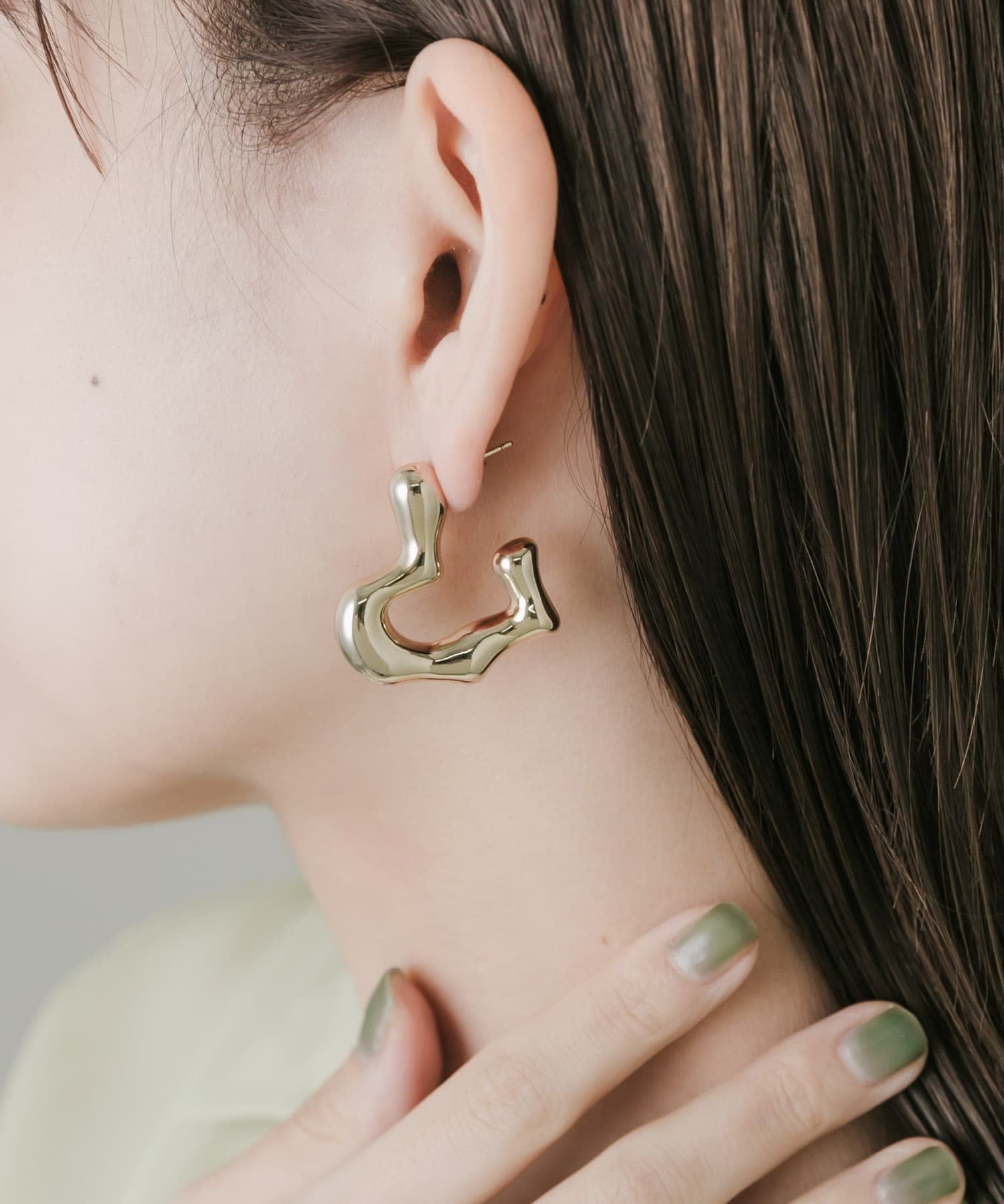 ニュアンスハートピアス GLD -