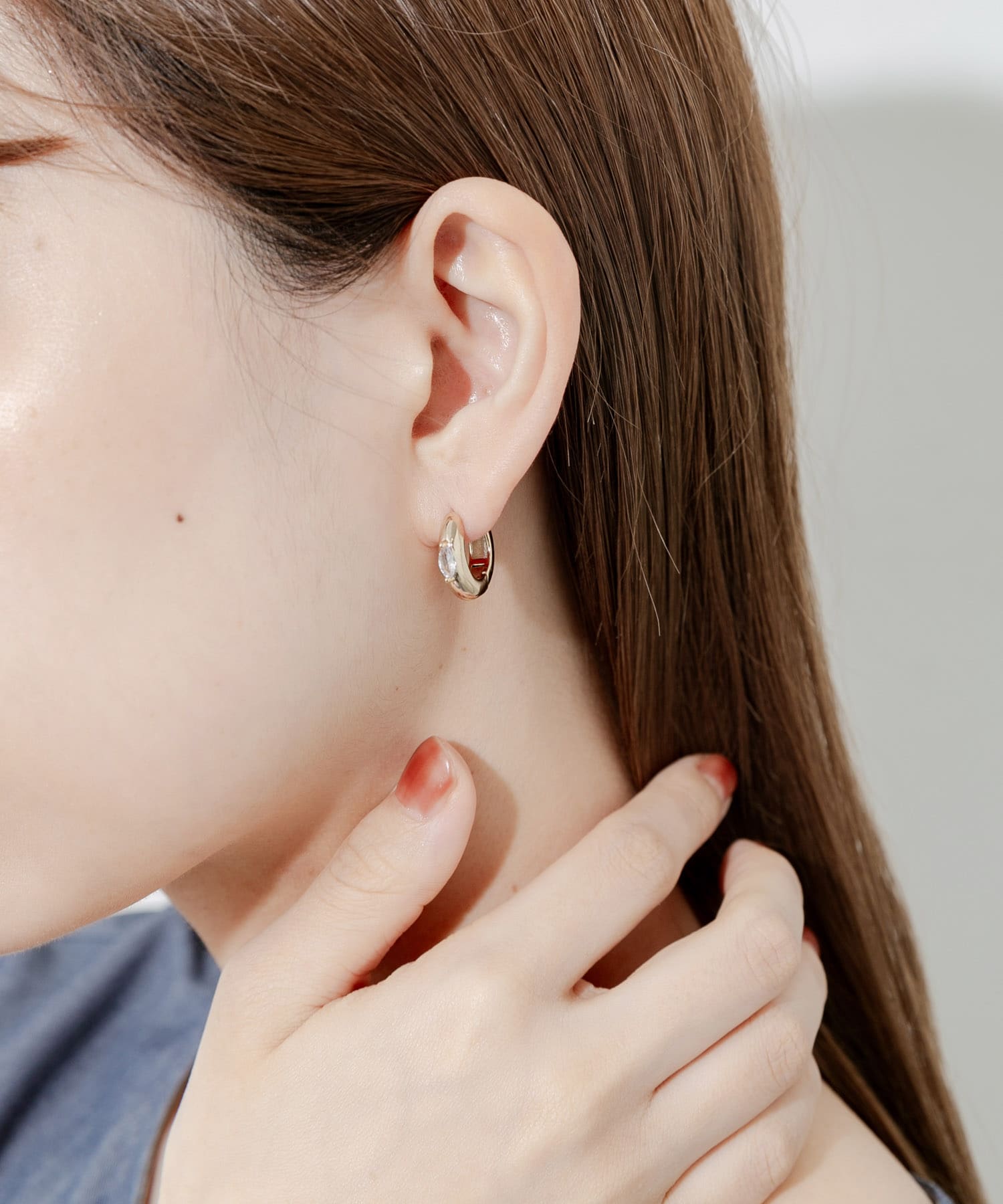 ポイントビジューフープピアス