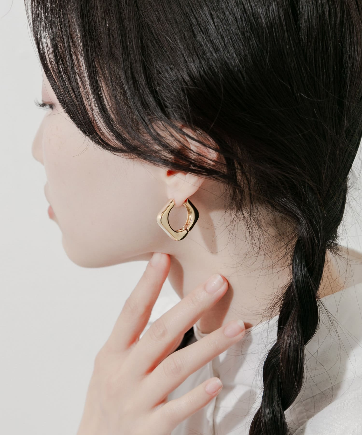 スクエアフープピアス GLD -