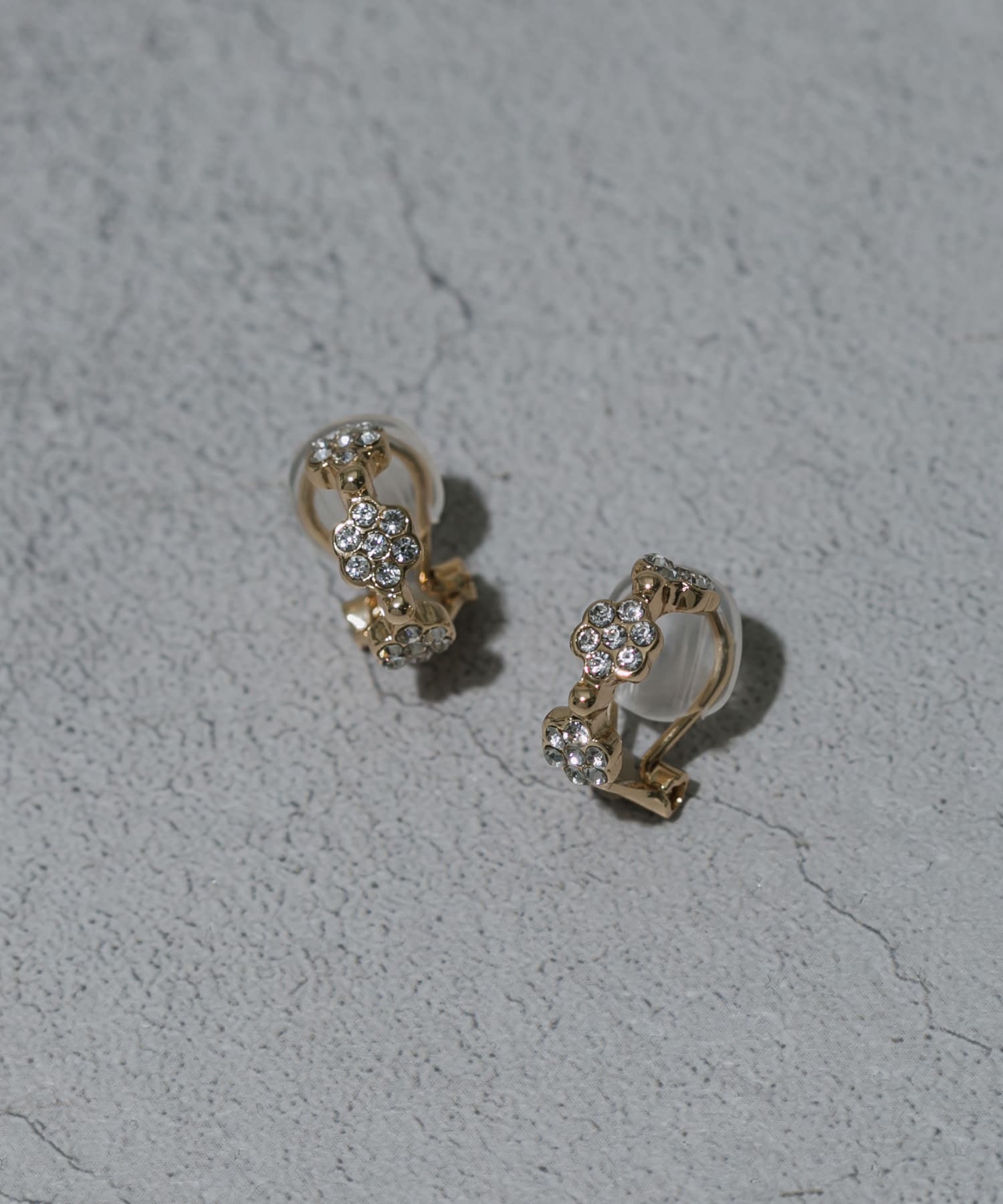 ビジューフラワーフープイヤリング GLD -
