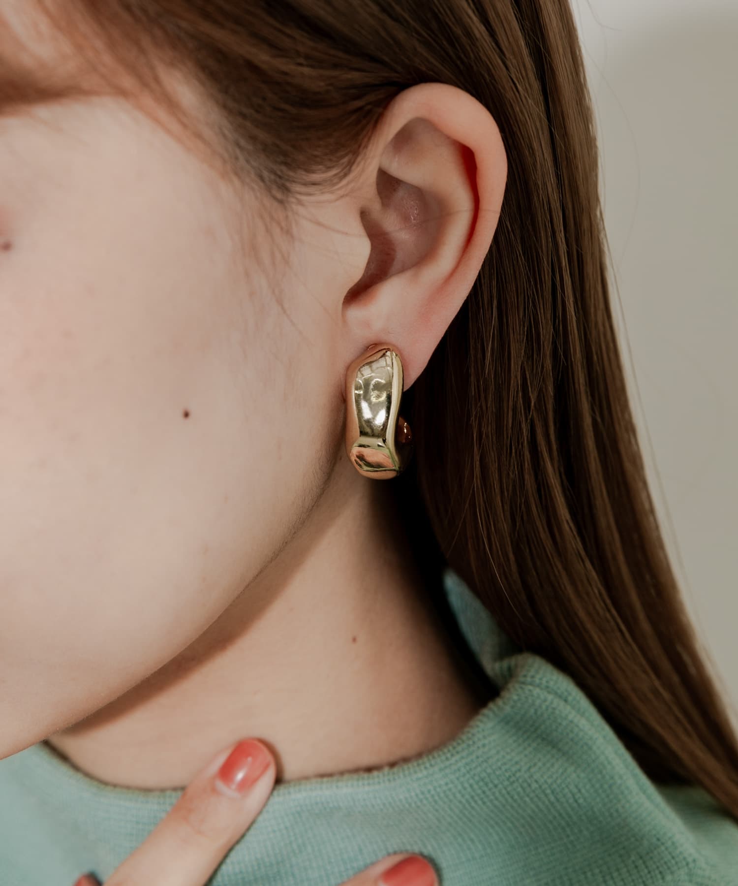 ニュアンスワイドフープイヤリング GLD -