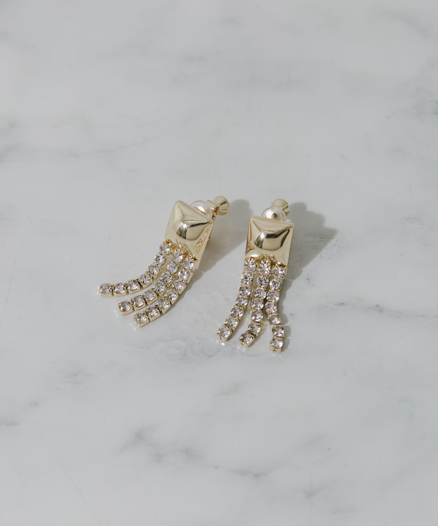 メタルスクエアビジューチェーンイヤリング