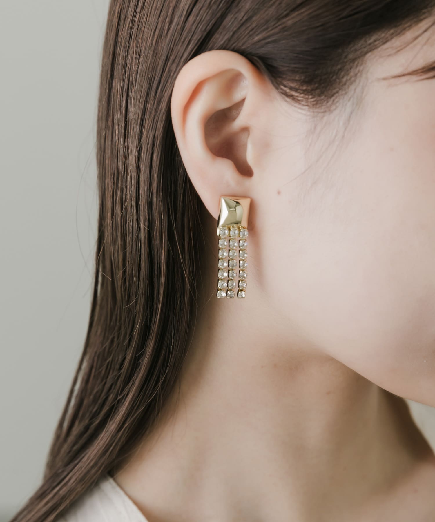 メタルスクエアビジューチェーンイヤリング GLD -