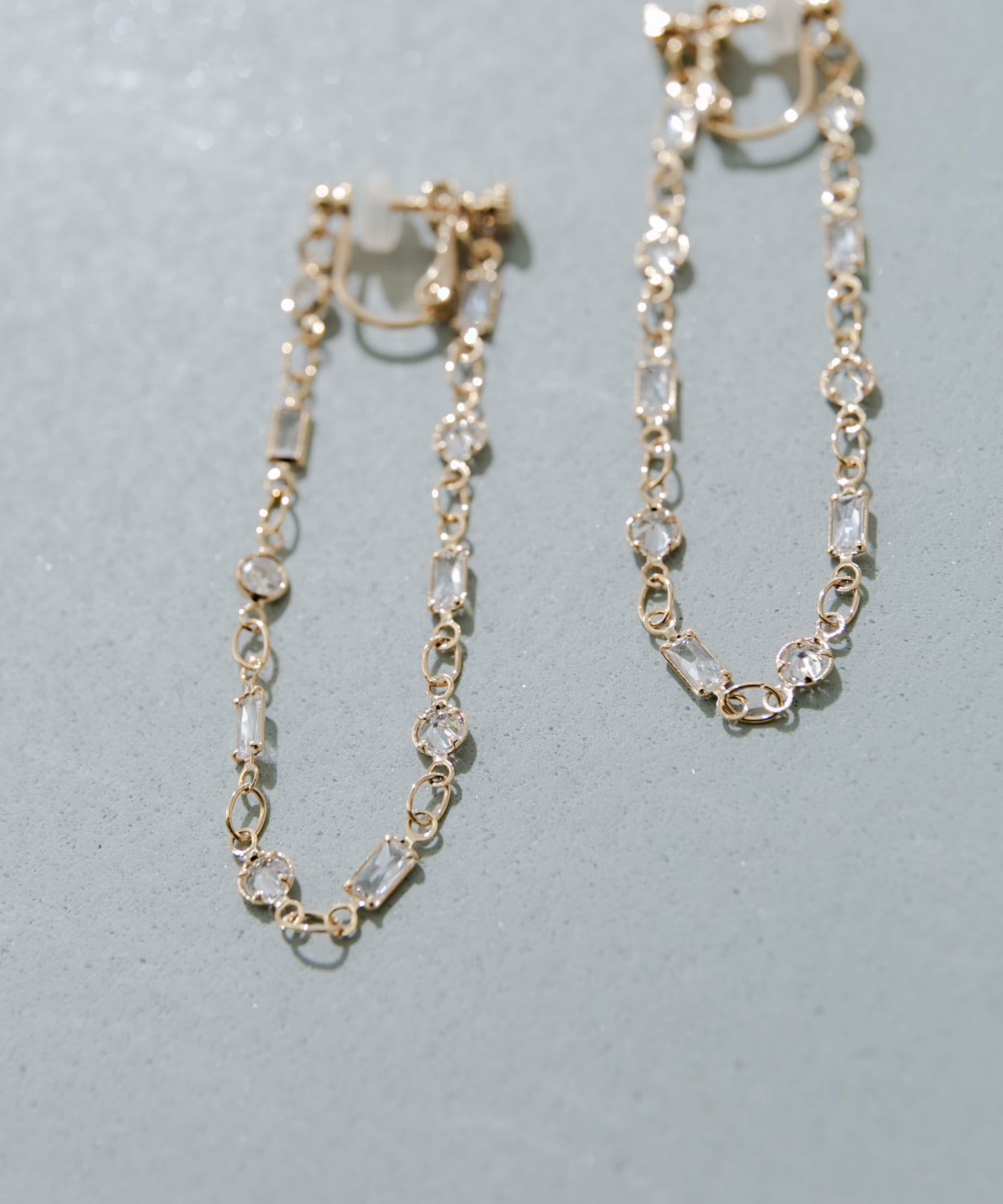 ビジューループイヤリング GLD -