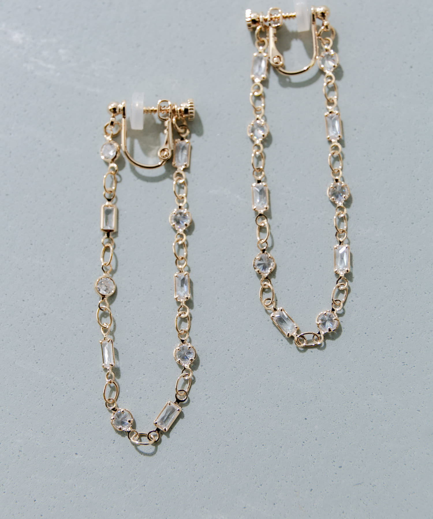 ビジューループイヤリング GLD -