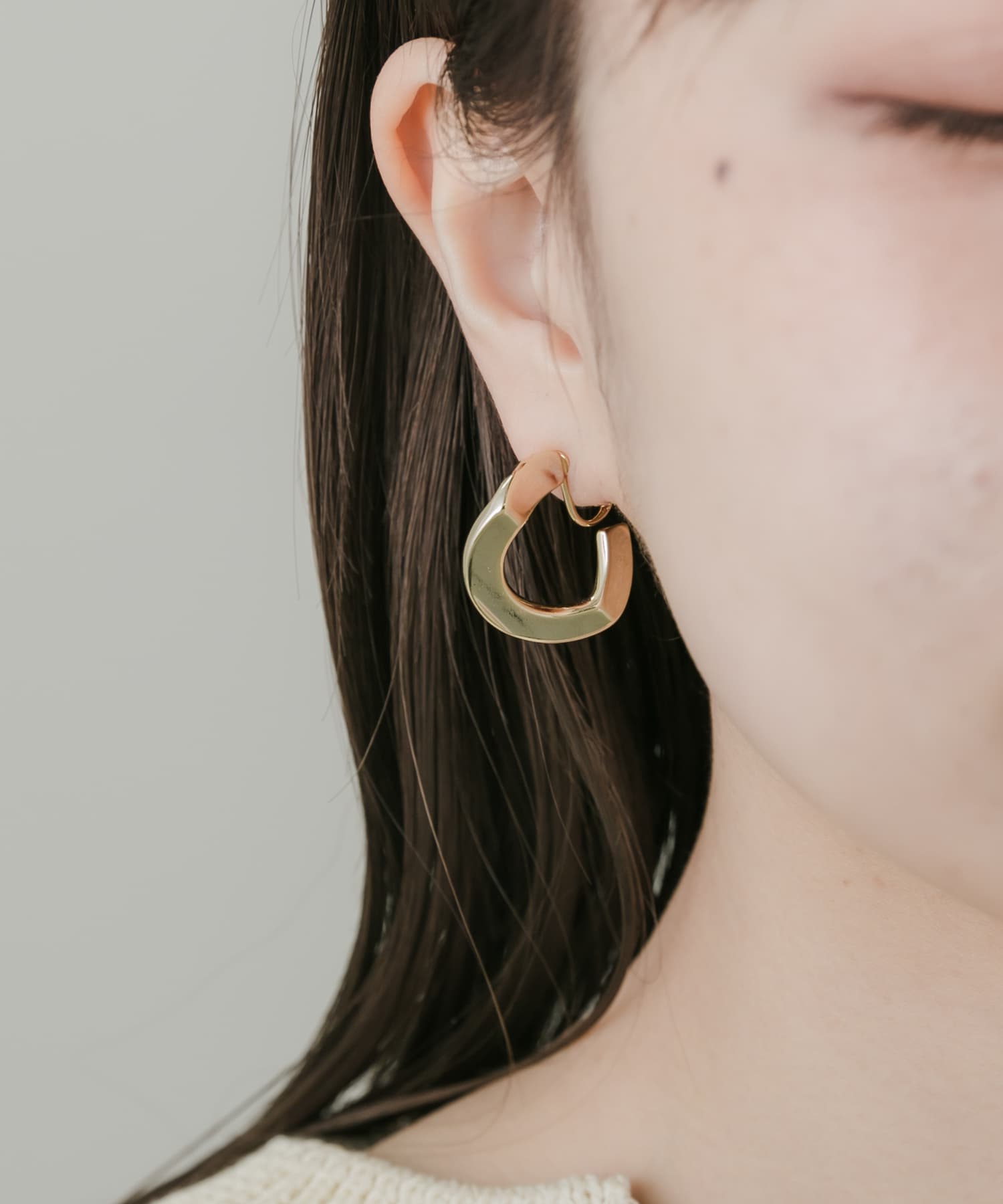 プレートデザインフープイヤリング GLD -