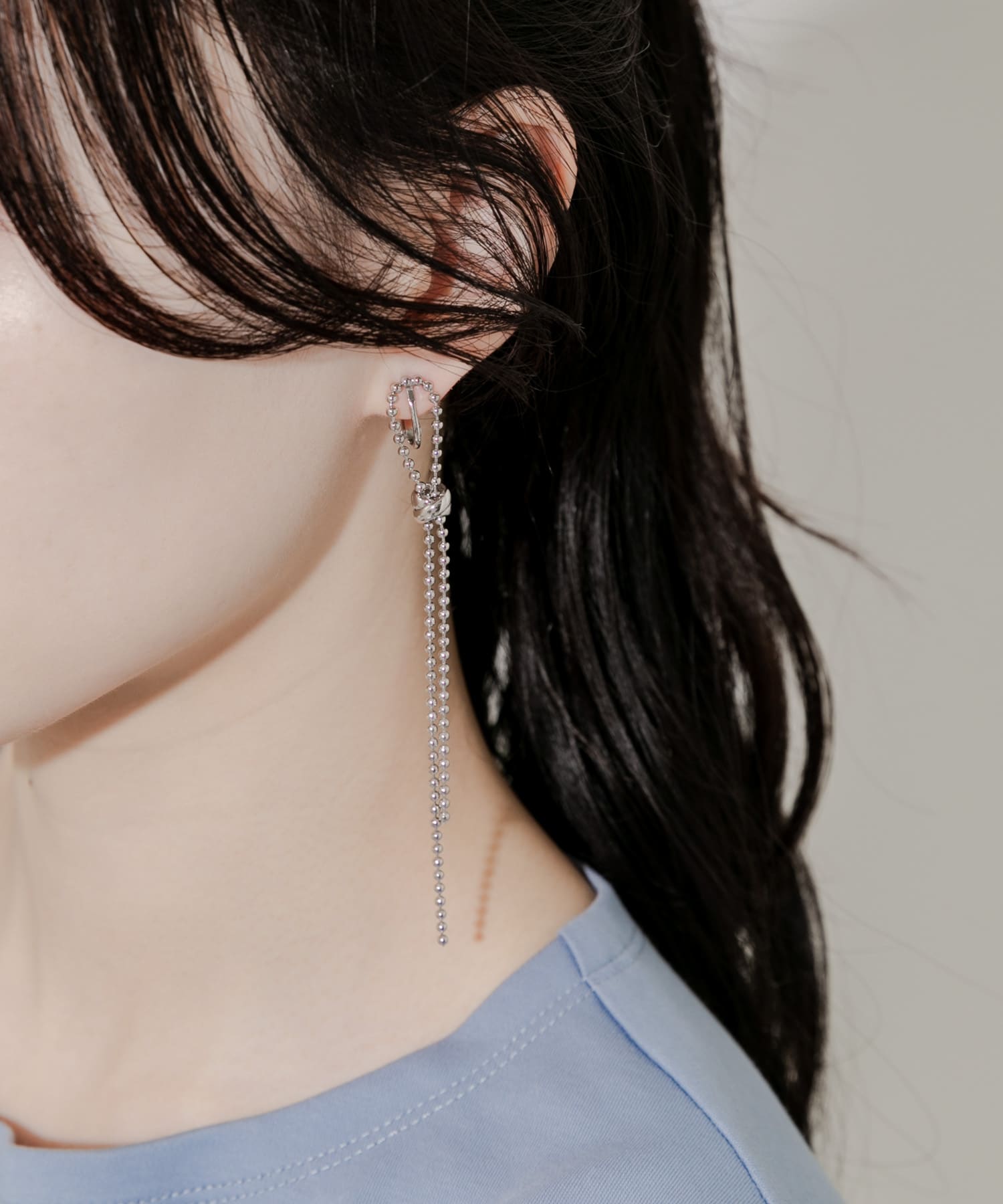 ボールロングチェーンイヤリング