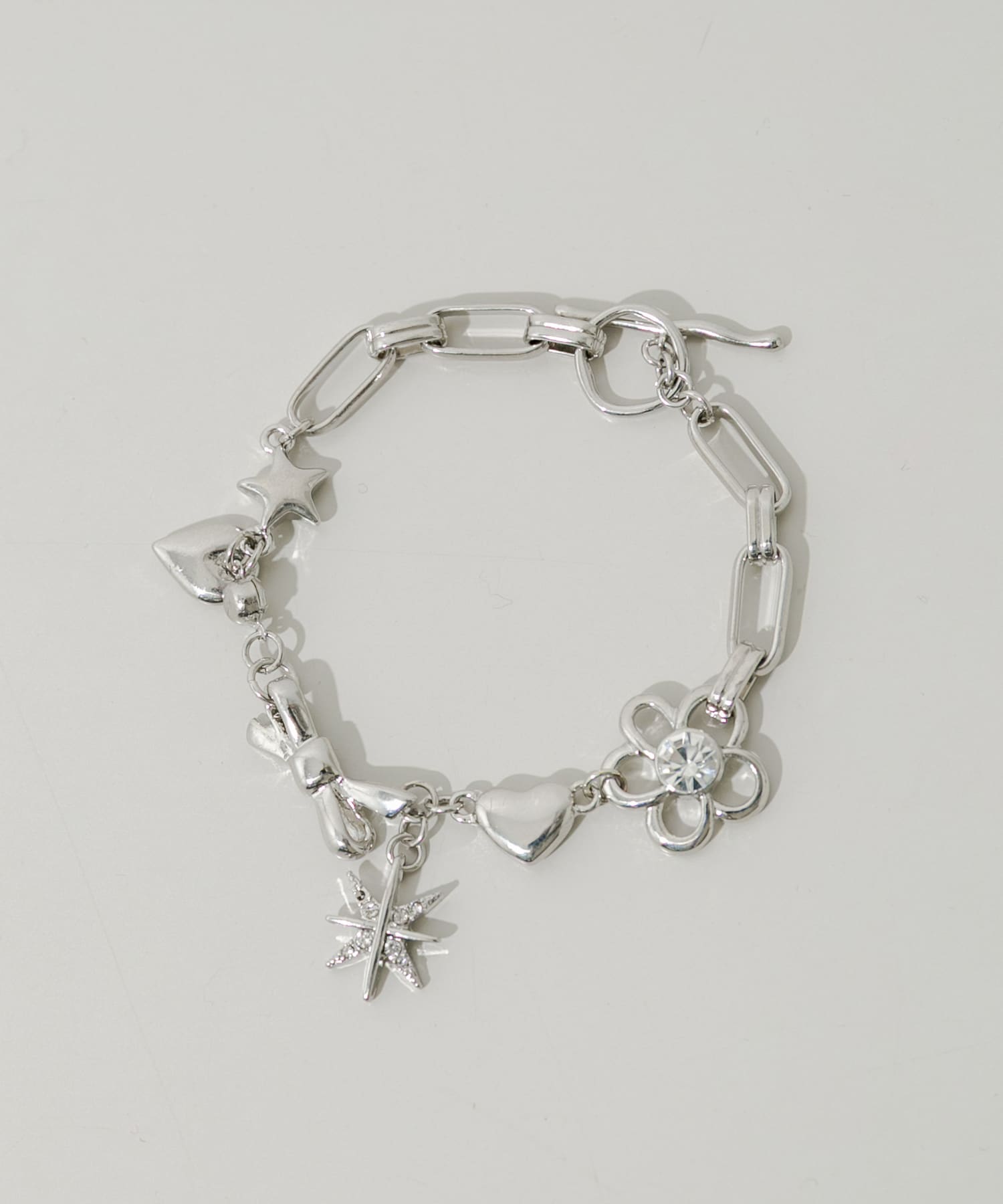 メタルチェーンモチーフマンテルブレスレット