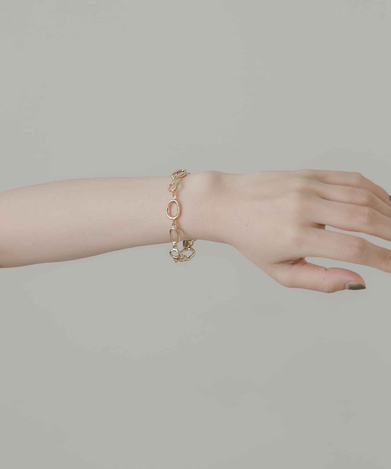 ニュアンスオーバルチェーンブレスレット GLD -