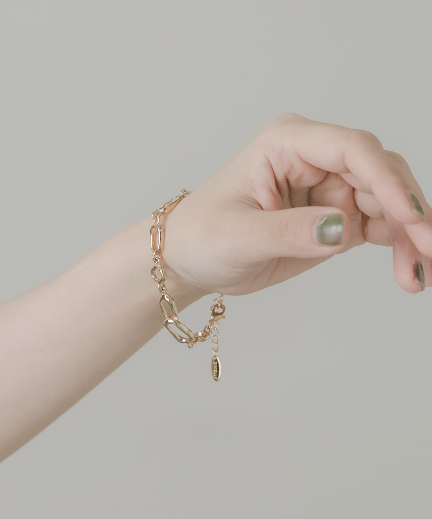 ニュアンスオーバルチェーンブレスレット GLD -