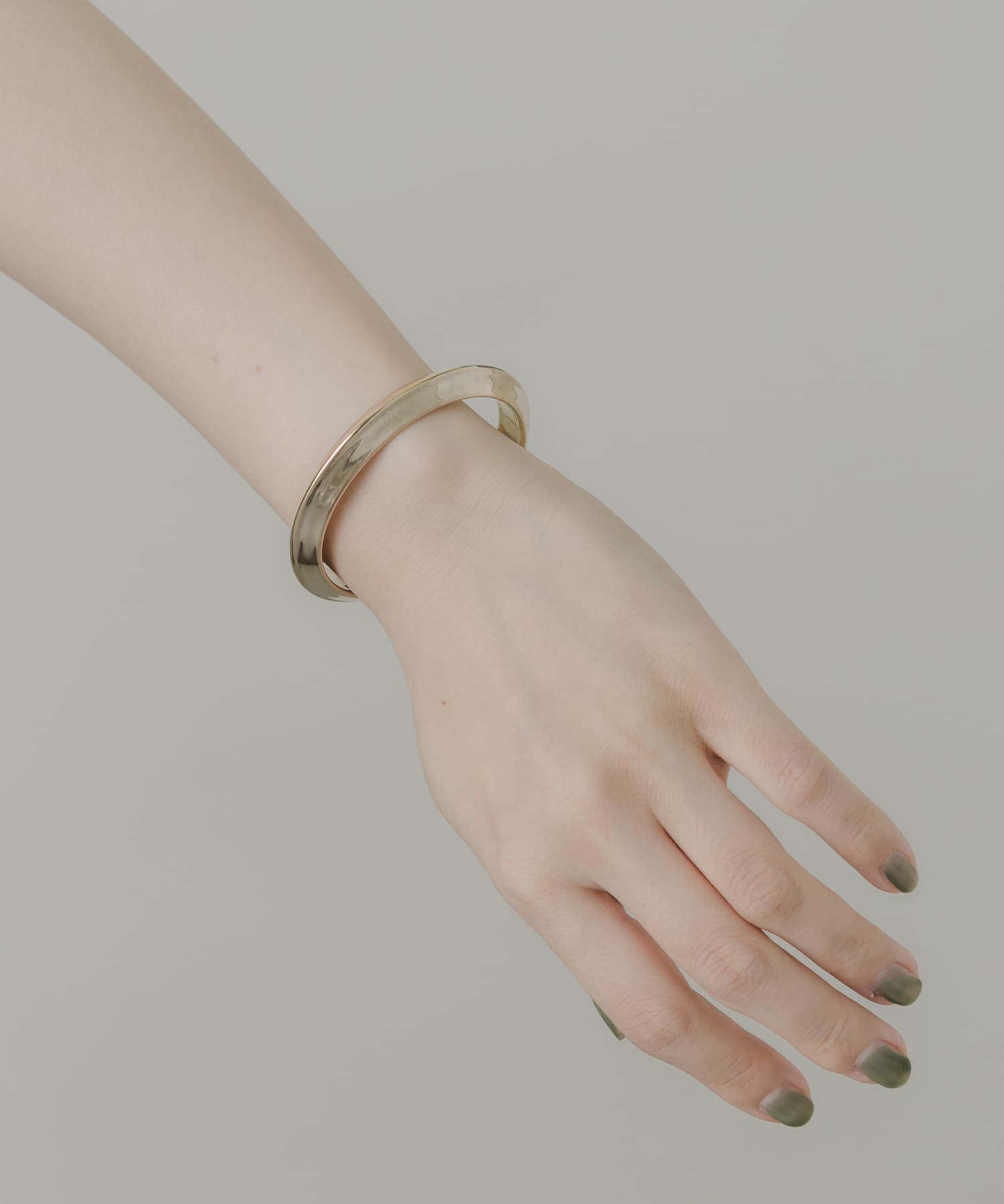 アンギュラーバングル